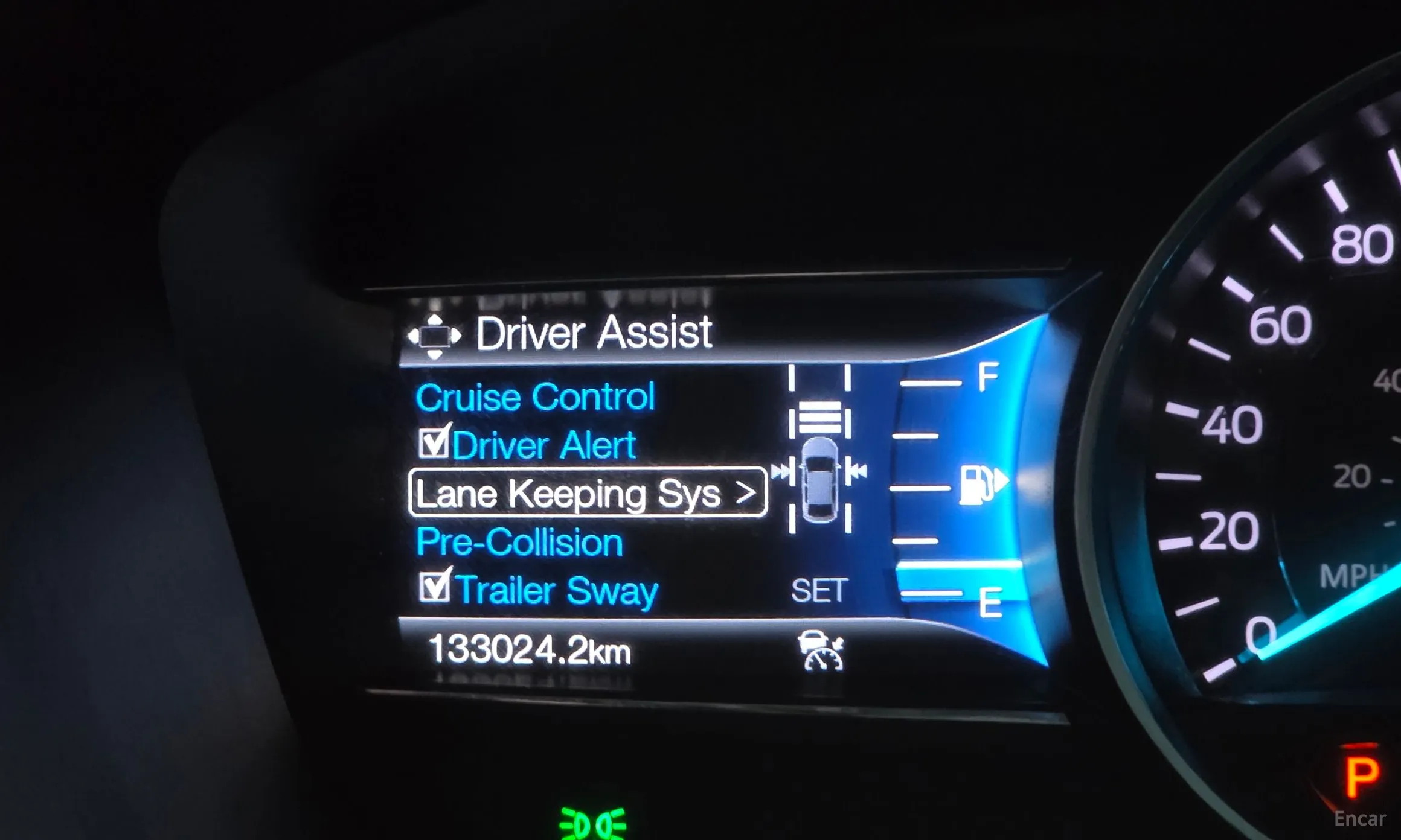 Ford Explorer превью 18