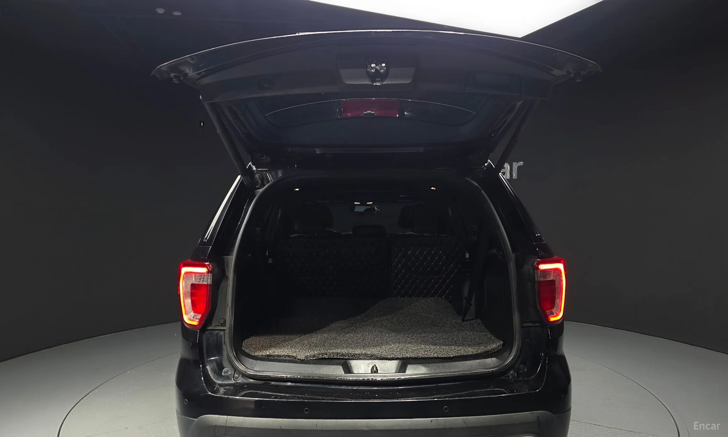 Ford Explorer превью 20