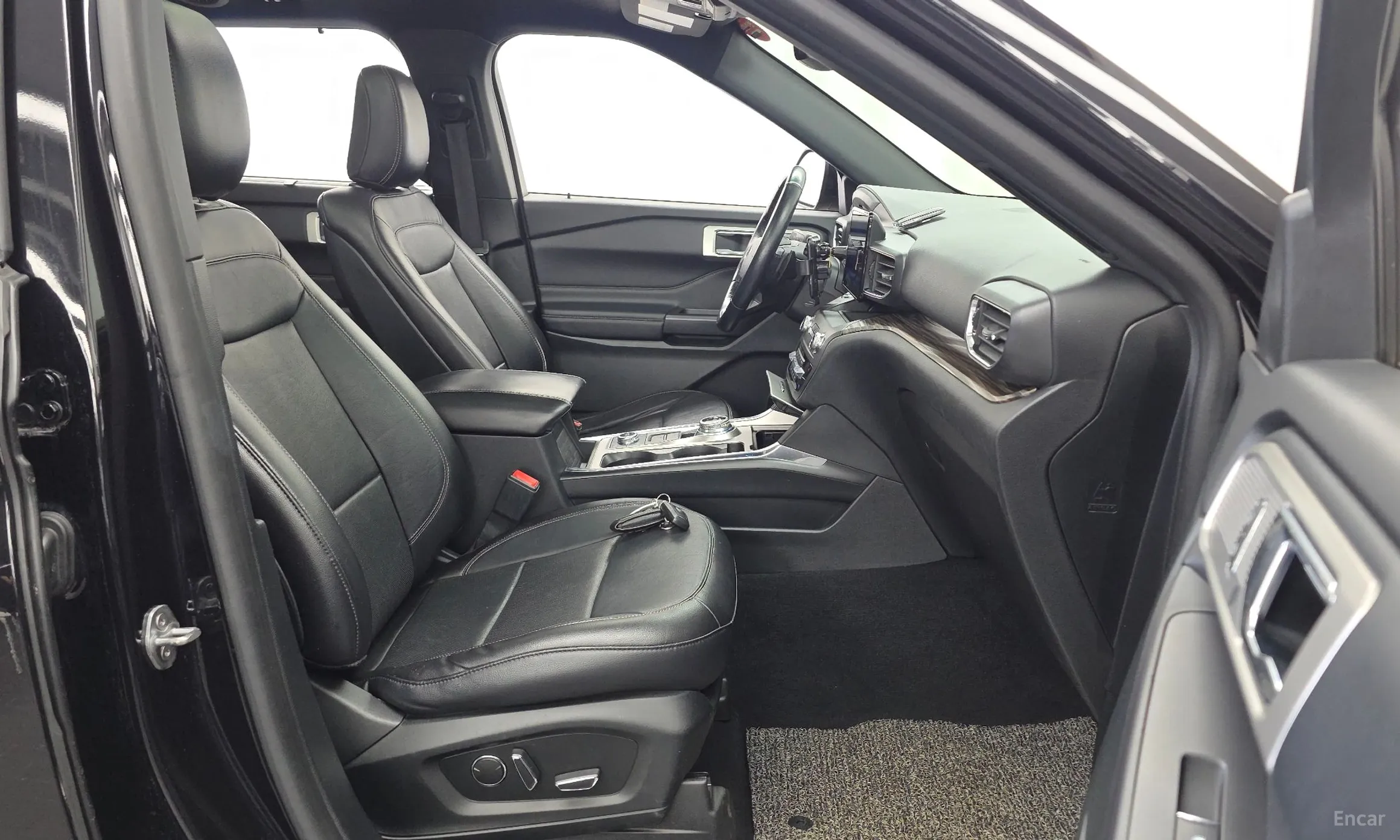 Ford Explorer 6th Generation превью 11
