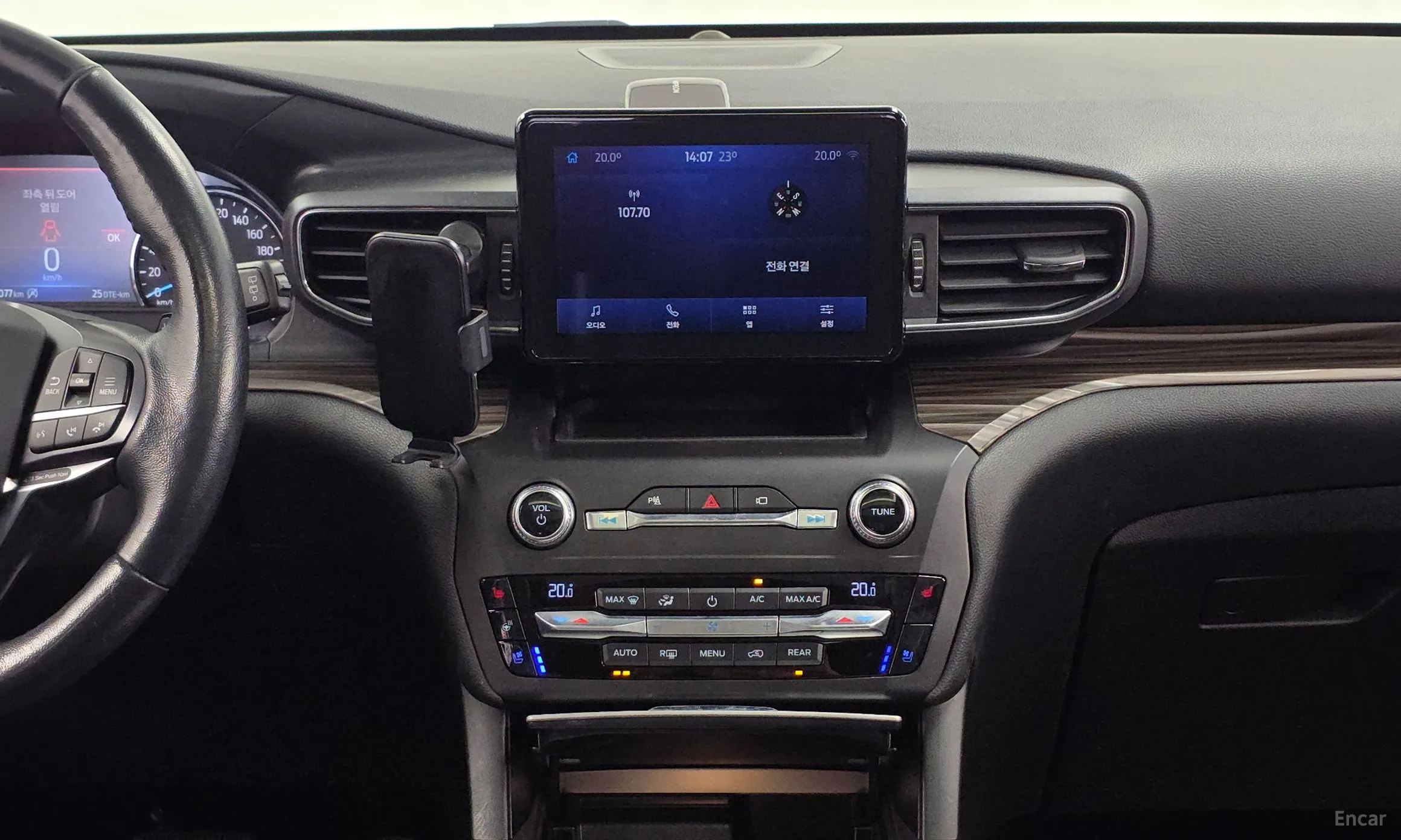 Ford Explorer 6th Generation превью 14