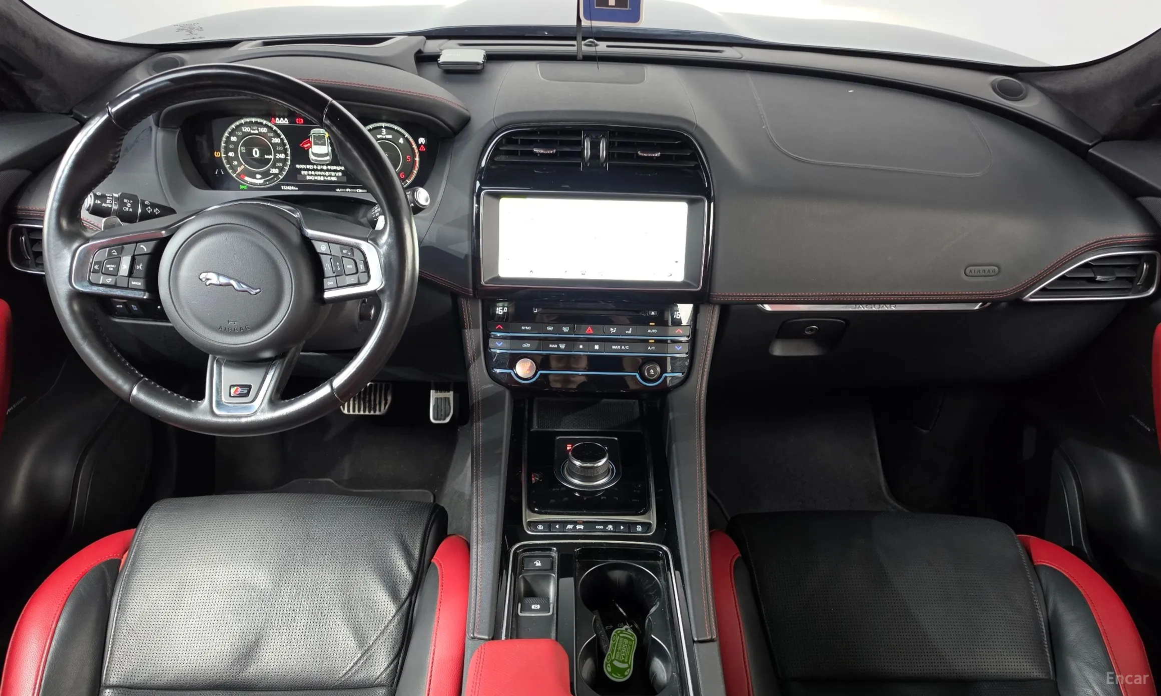 Jaguar F-PACE превью 7