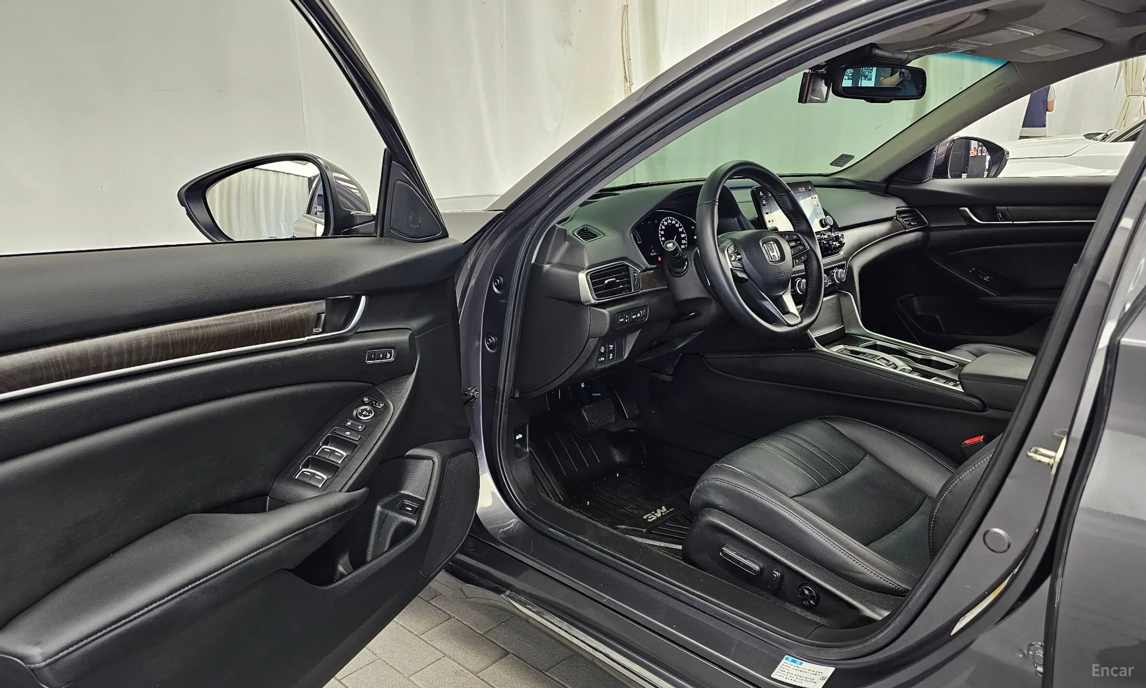 Honda Accord 10th Generation превью 10