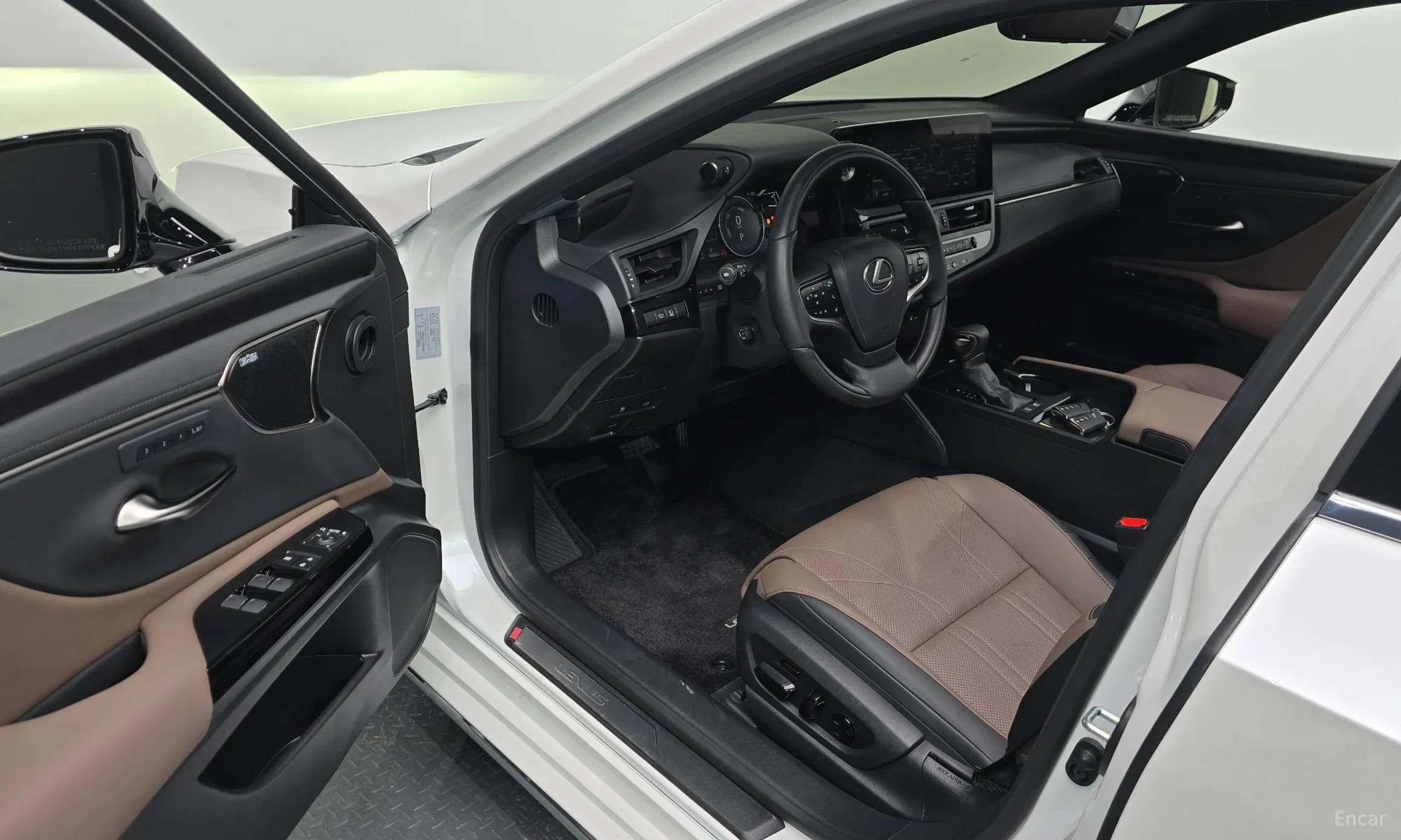Lexus ES300h 7th Generation превью 10