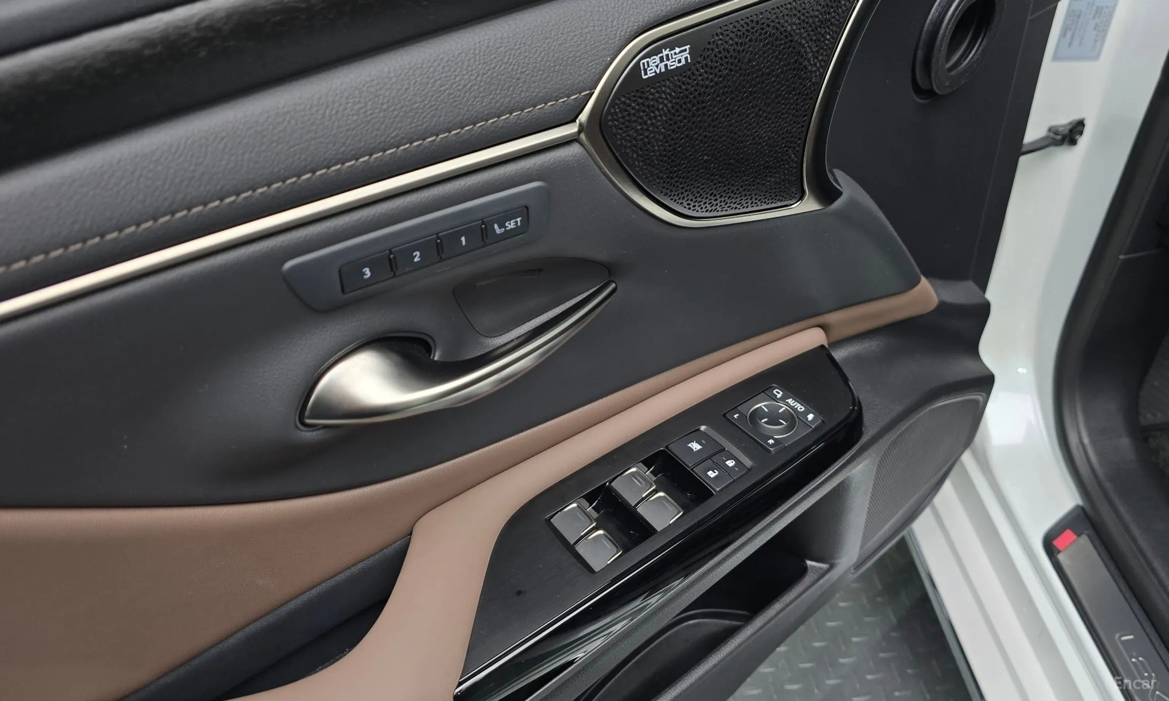 Lexus ES300h 7th Generation превью 15