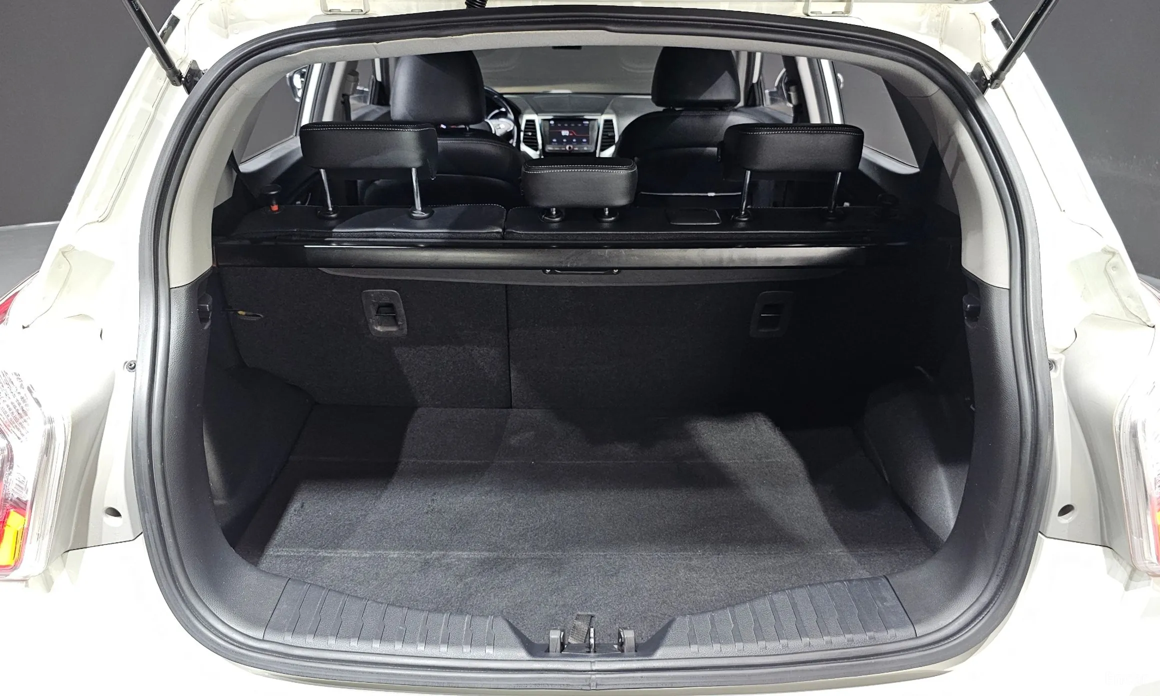 KG Mobility (SsangYong) Tivoli, Lazio превью 14