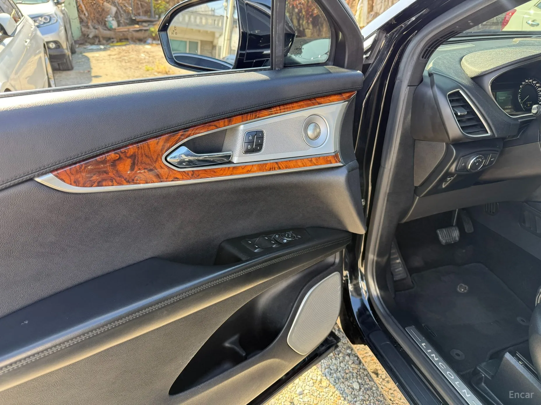 Lincoln MKX 2nd Generation превью 17