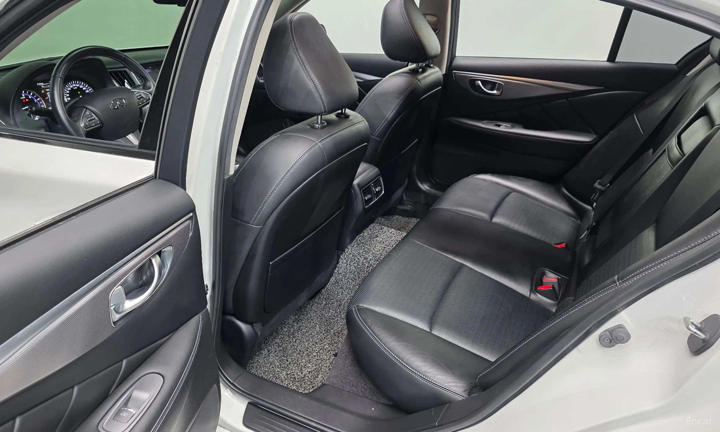 Infiniti Q50 превью 12