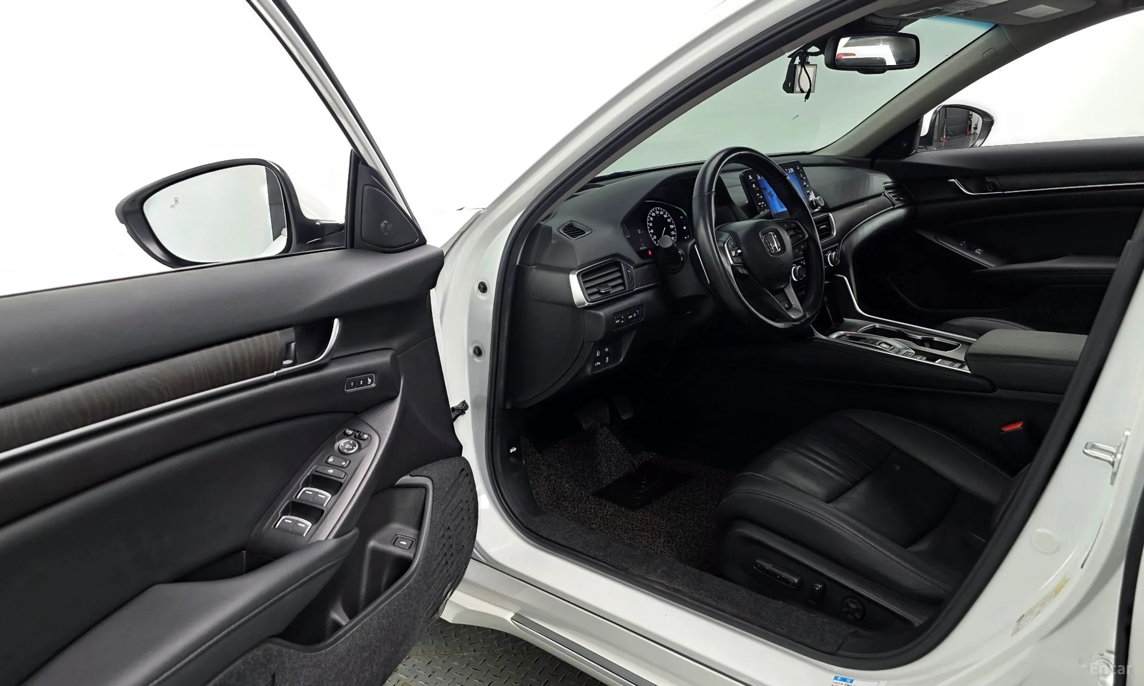 Honda Accord 10th Generation превью 10