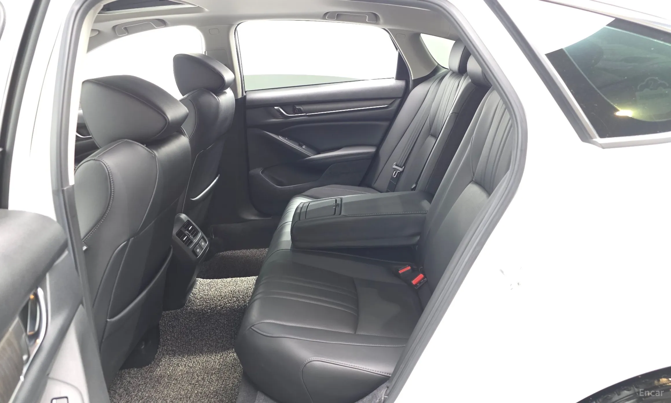 Honda Accord 10th Generation превью 12