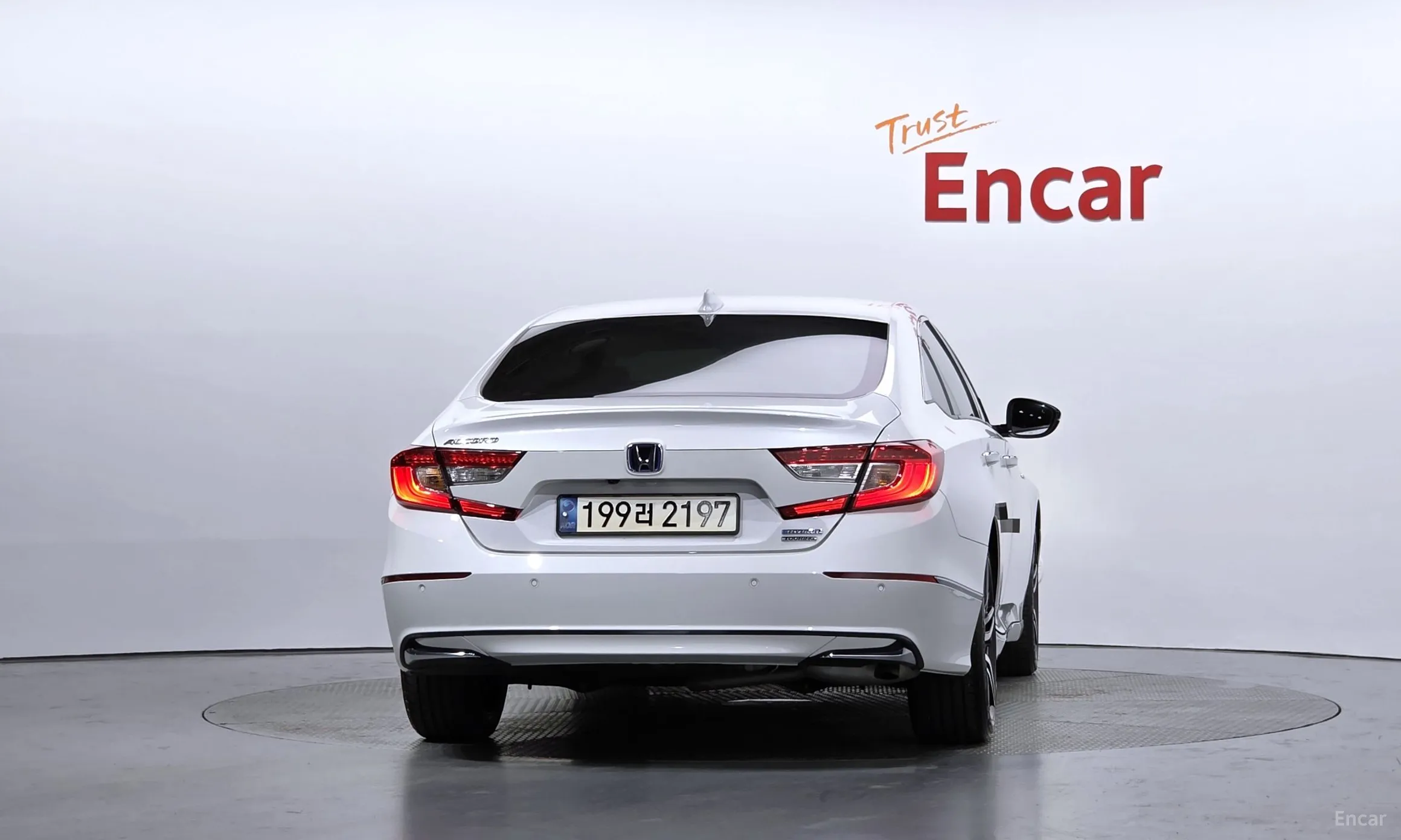 Honda Accord 10th Generation превью 4