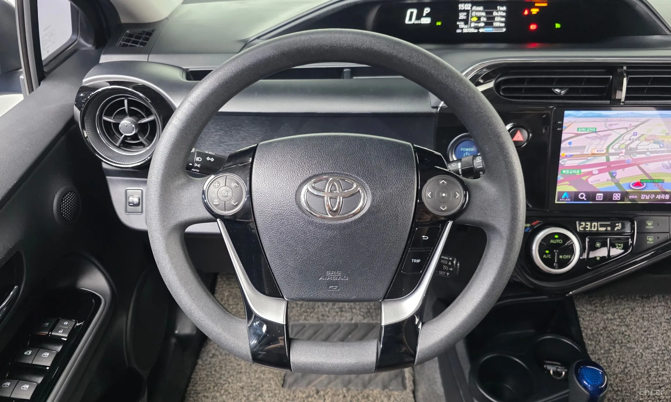 Toyota Prius C превью 13