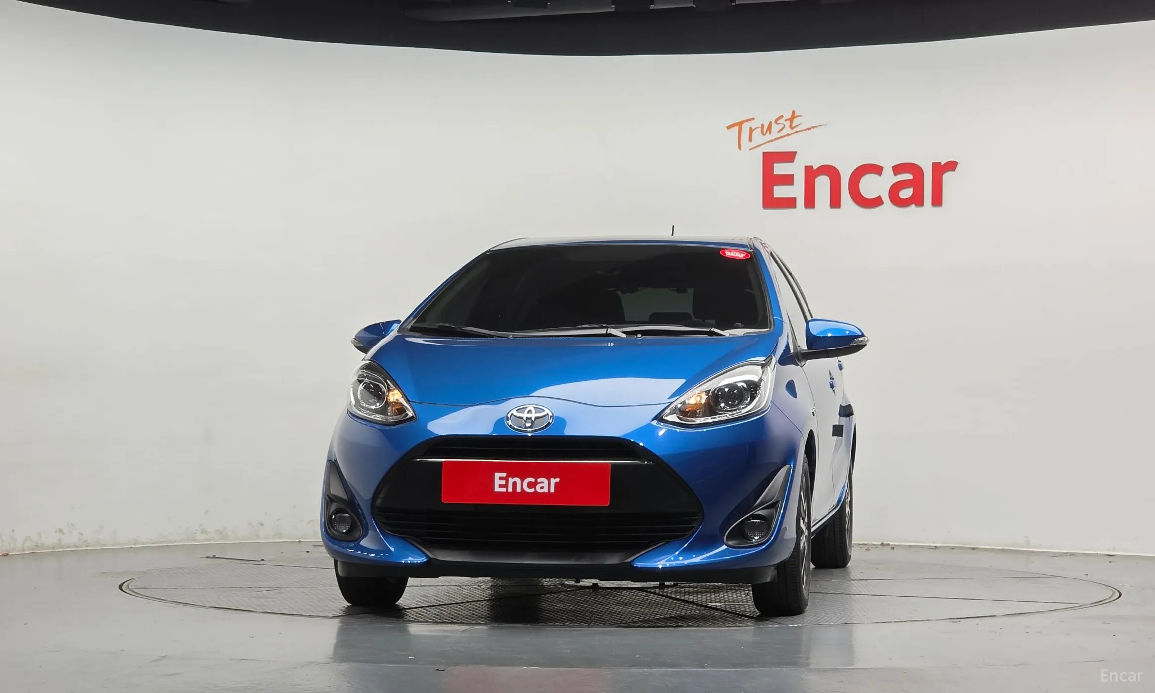 Toyota Prius C превью 3