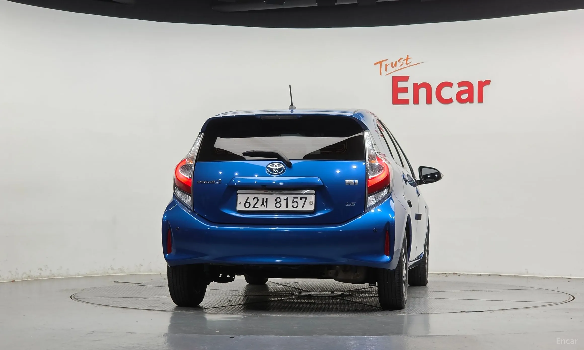 Toyota Prius C превью 4