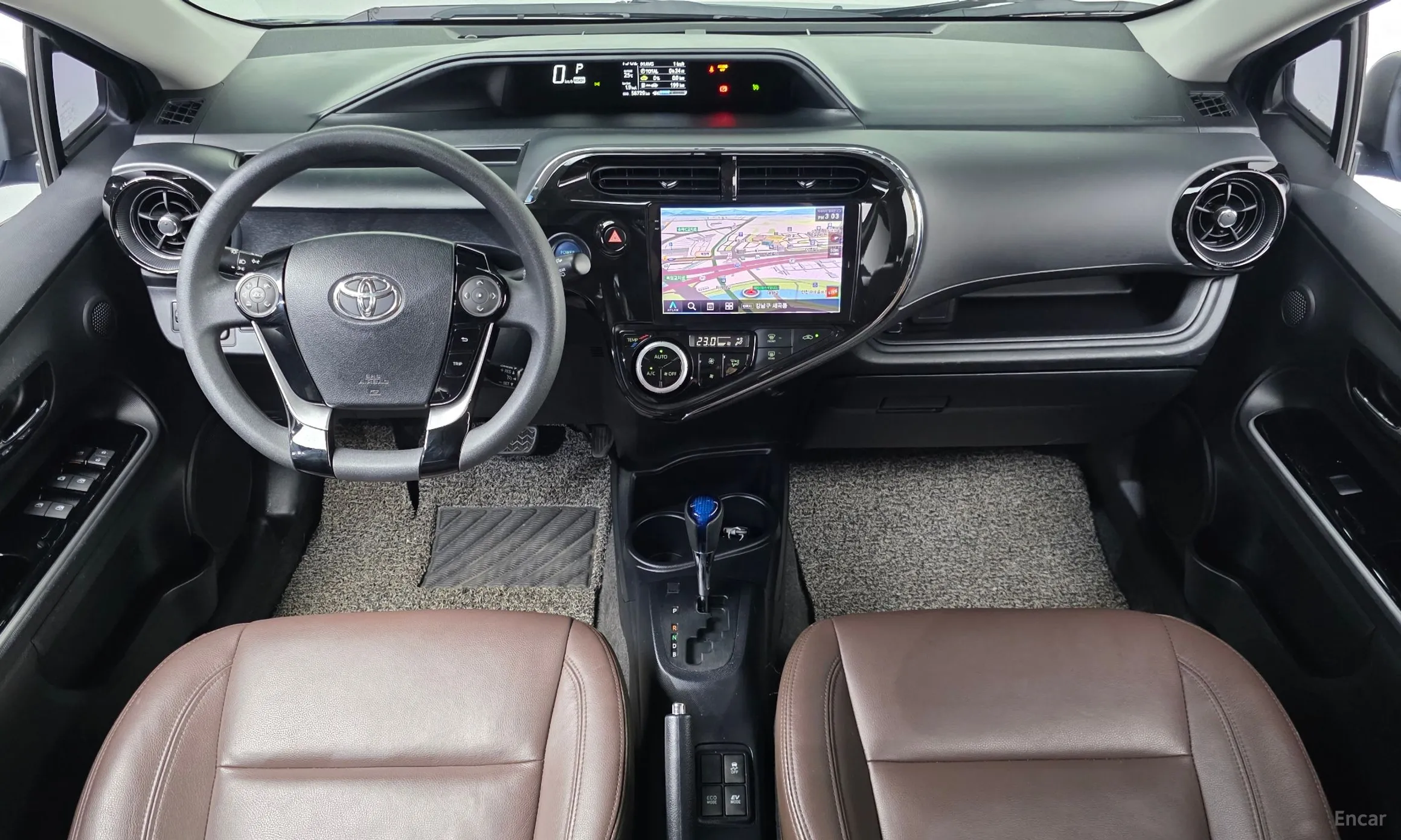 Toyota Prius C превью 7