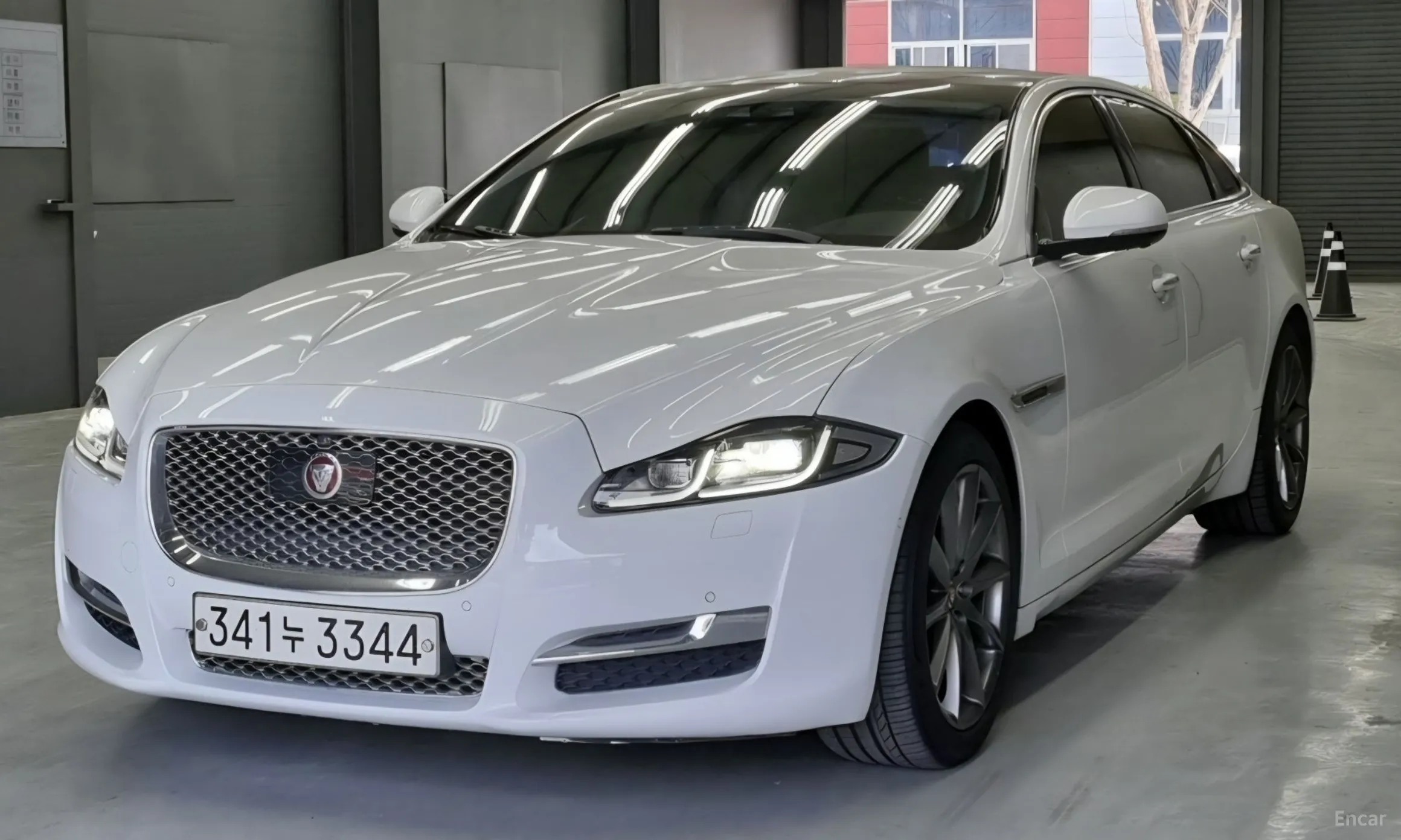 Jaguar All New XJ