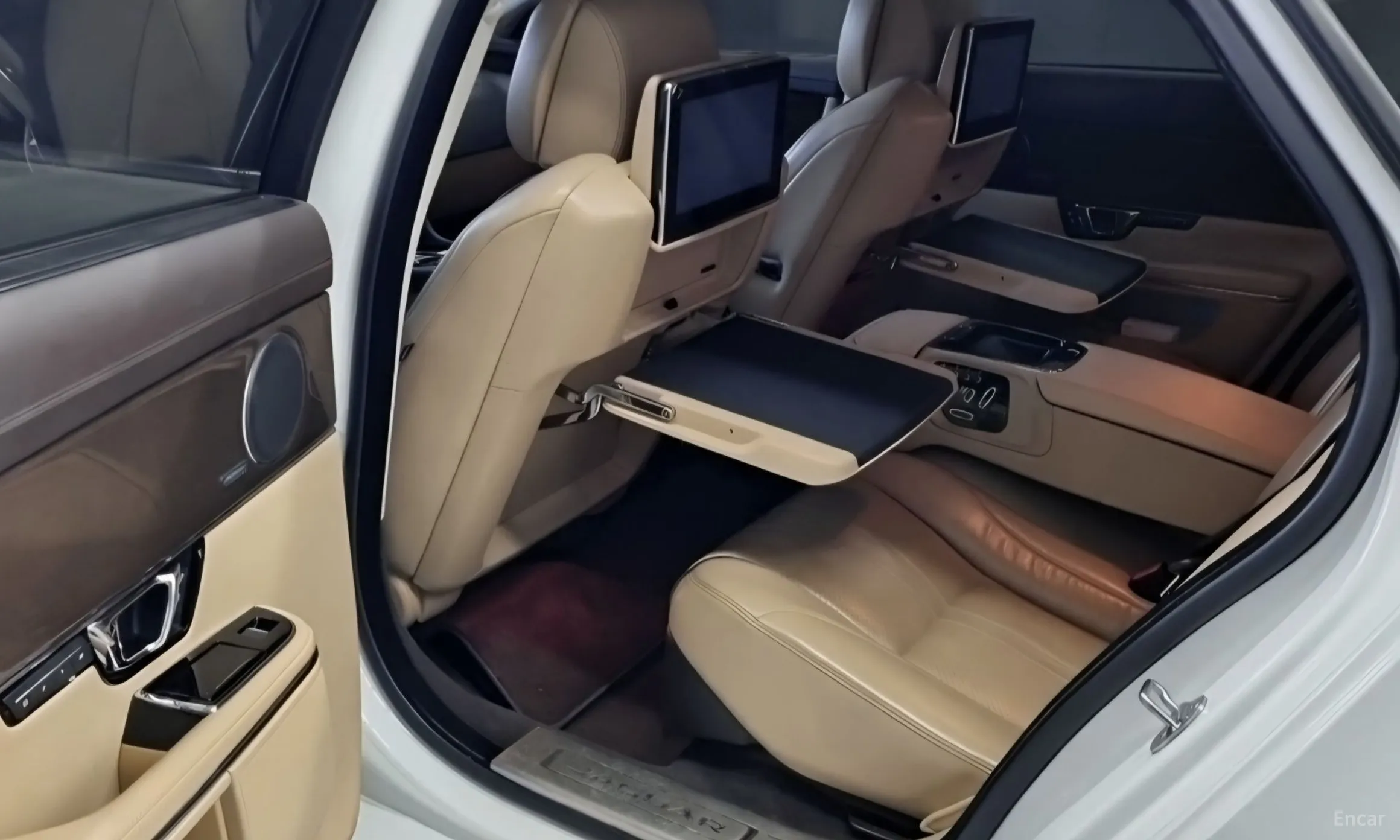 Jaguar All New XJ превью 9