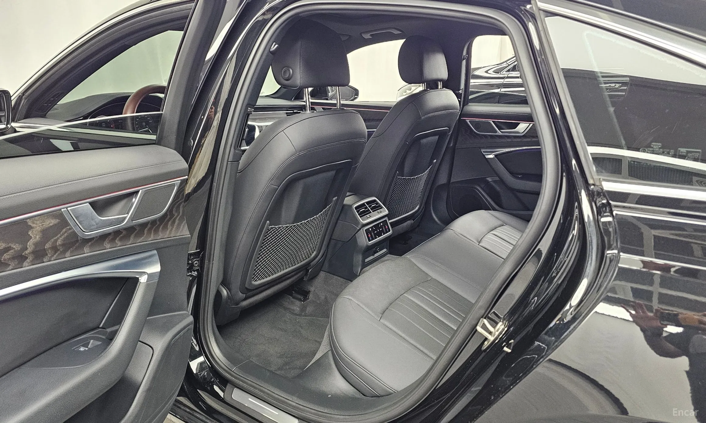 Audi A6 (C8) превью 12