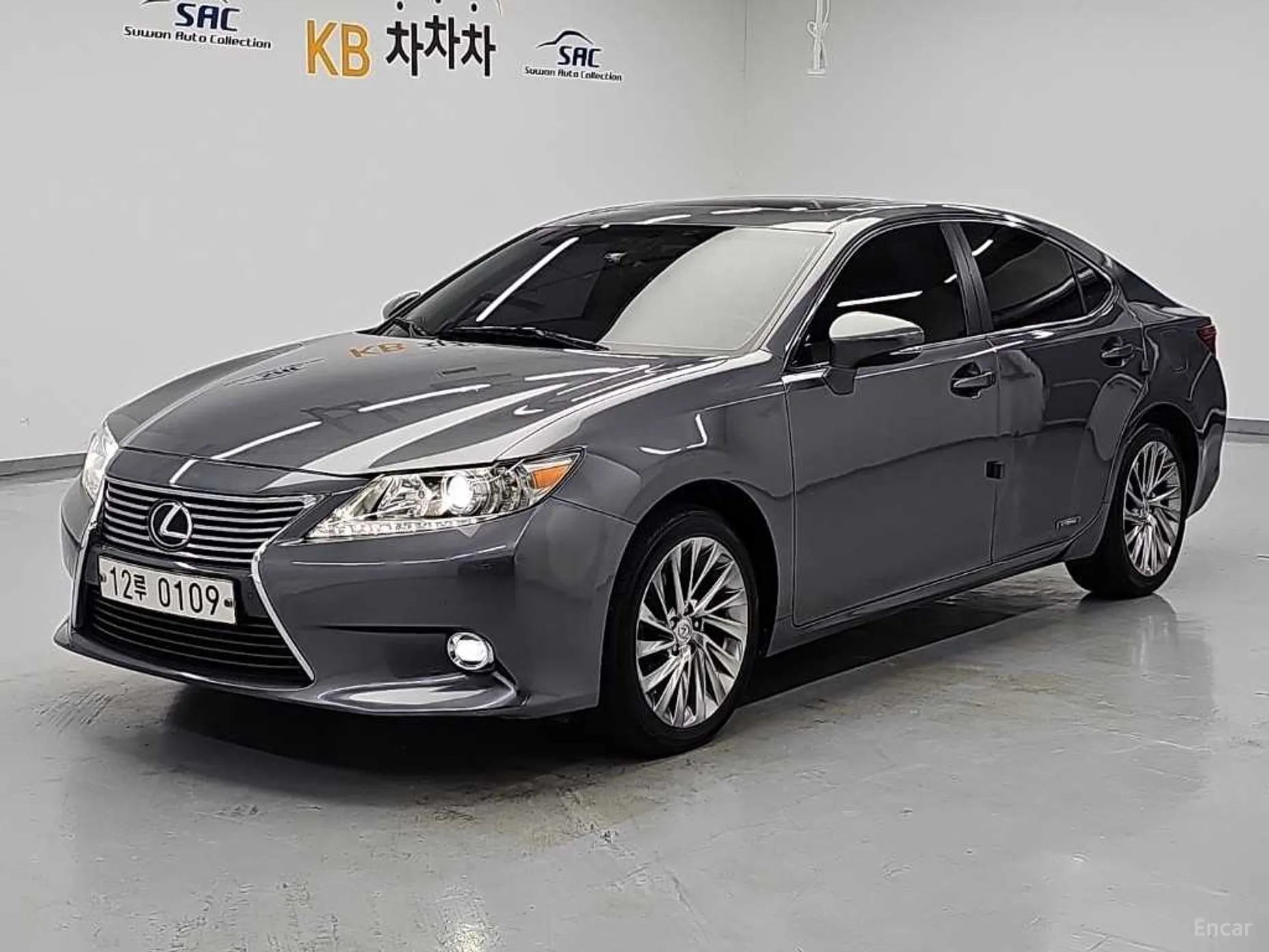 Lexus New ES300h