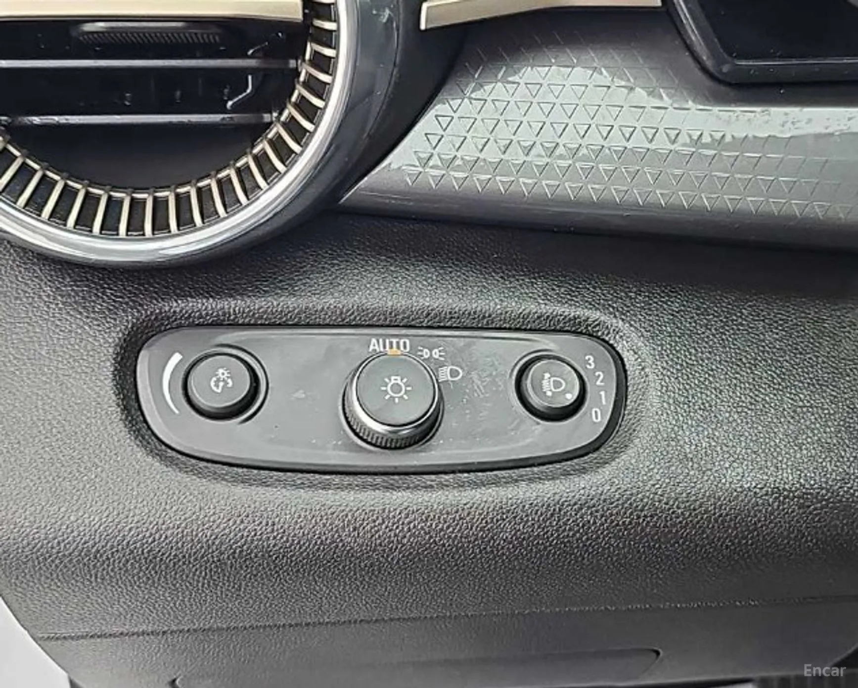 Chevrolet (GM Daewoo) Trax Crossover превью 16