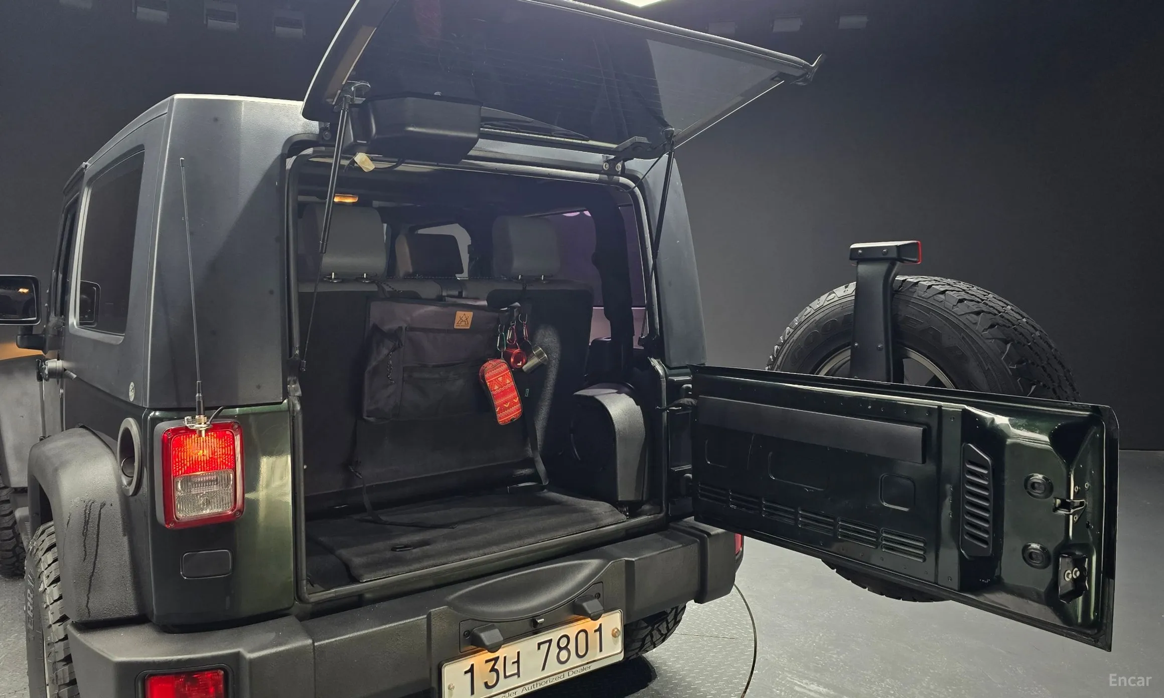 Jeep Wrangler (JK) превью 18