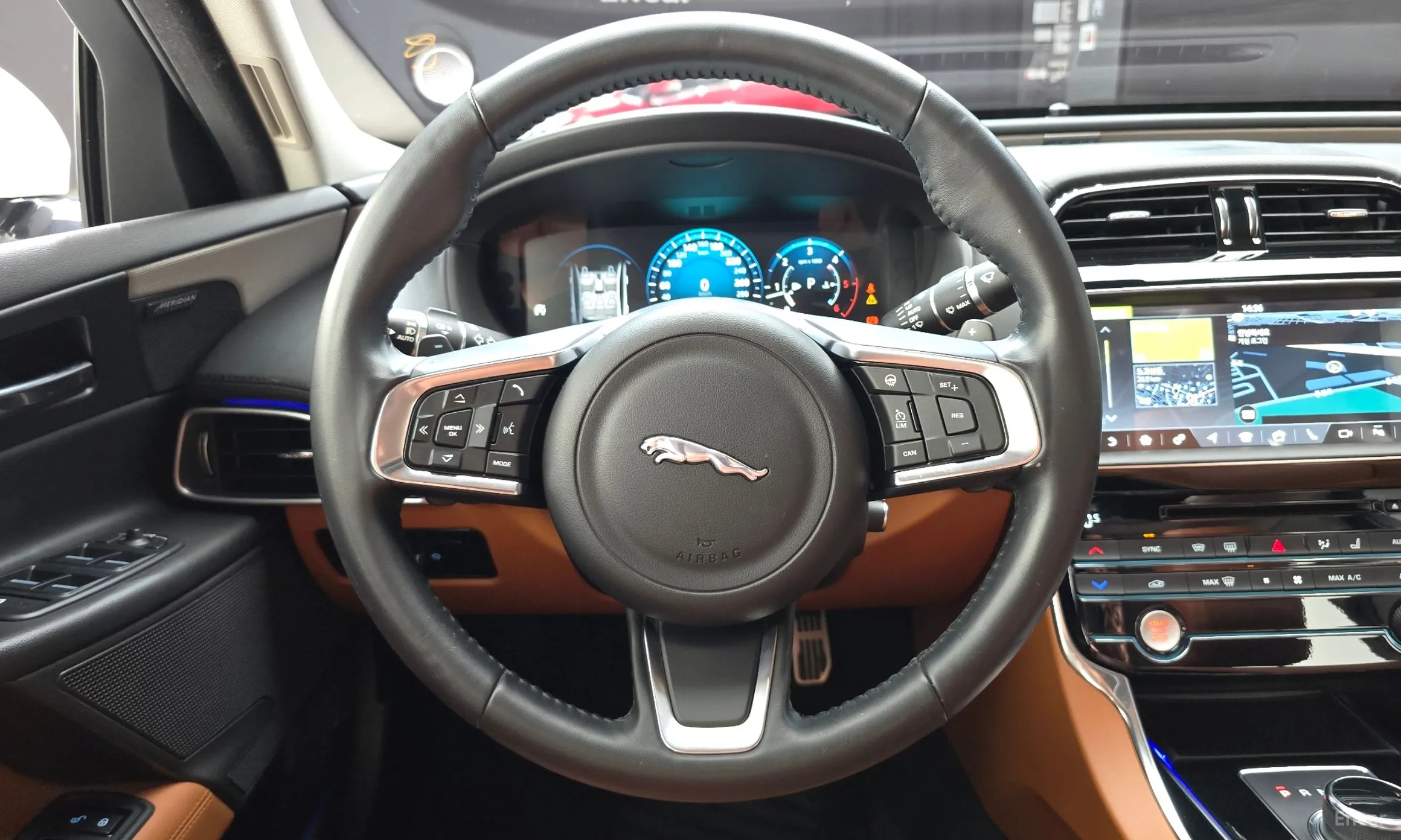 Jaguar XE превью 13