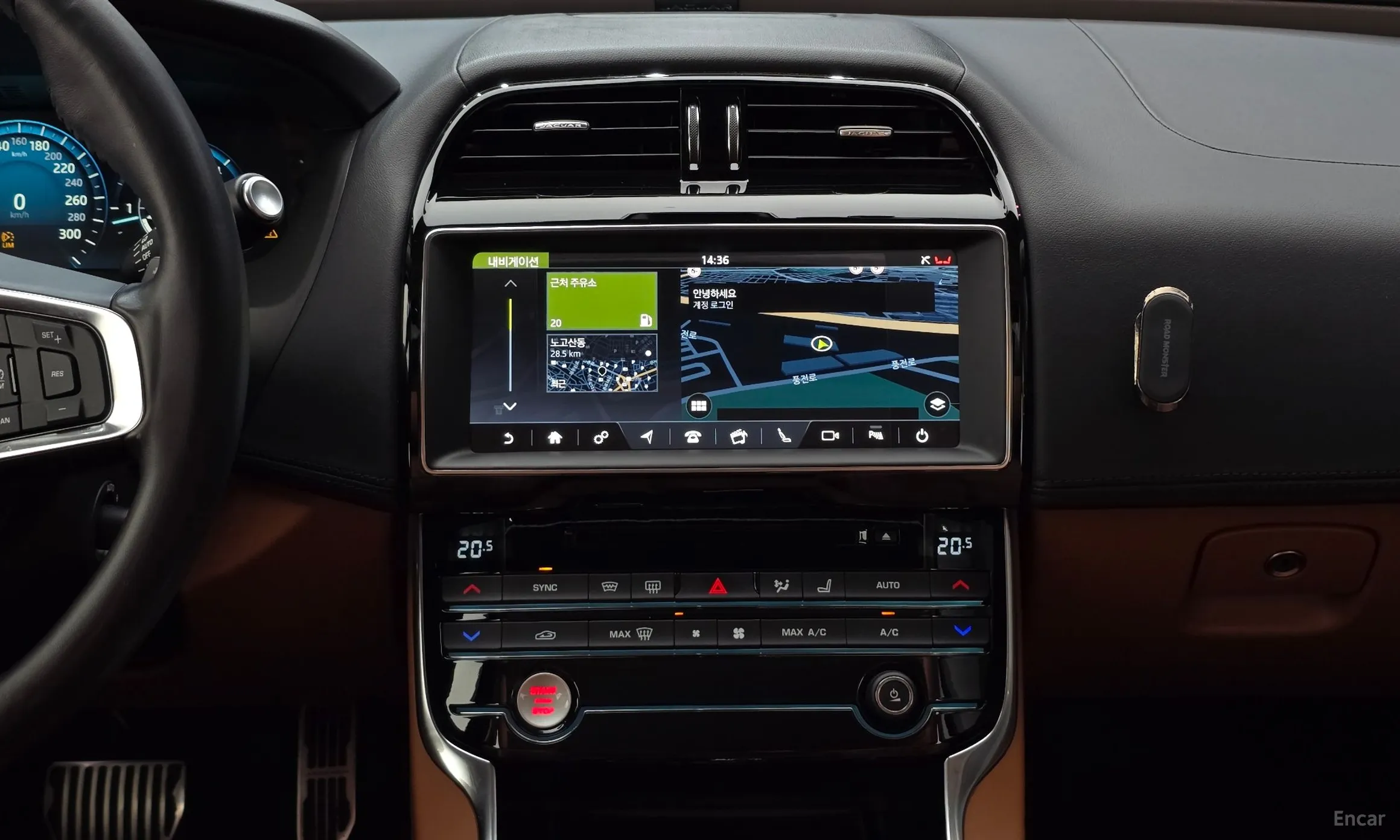 Jaguar XE превью 18