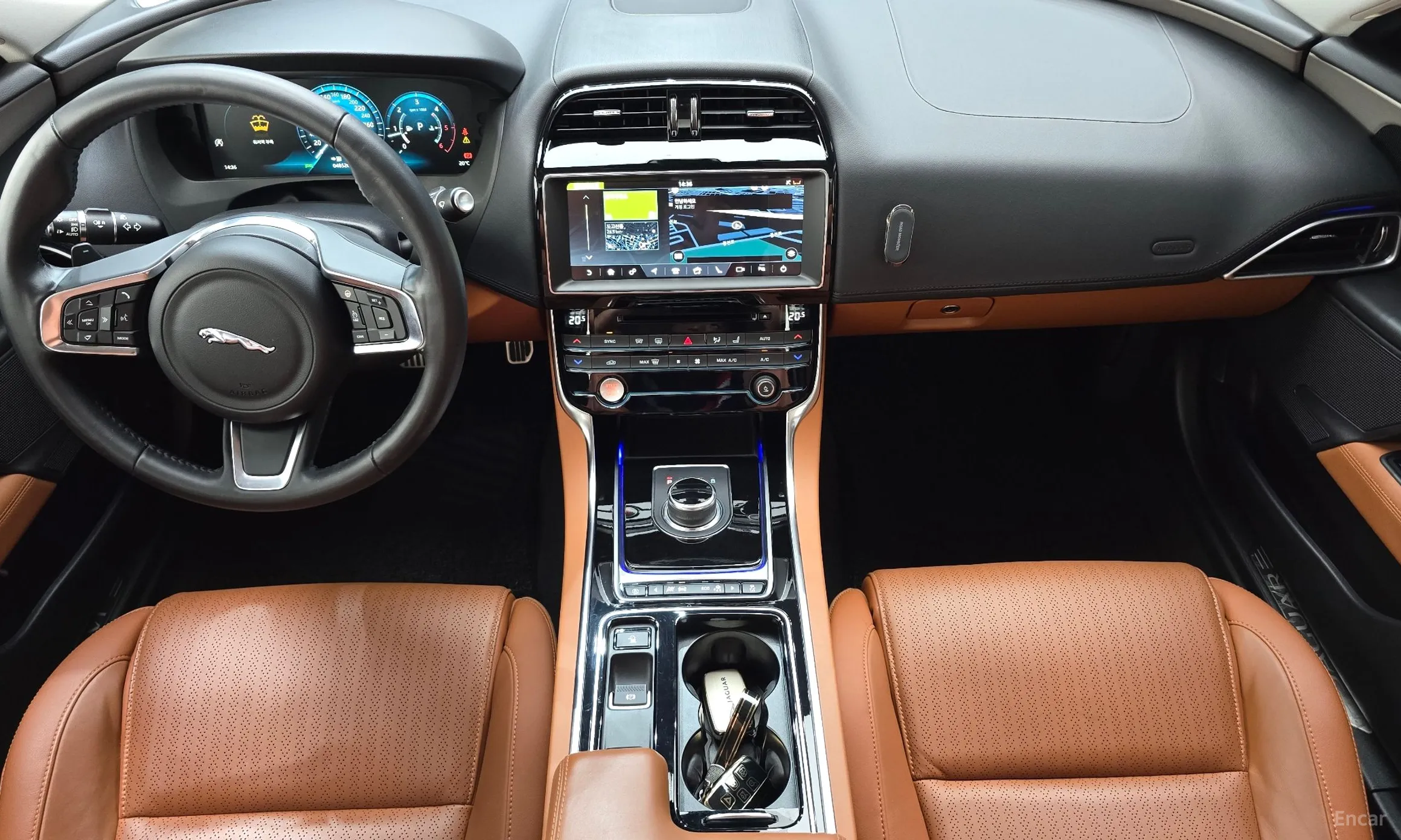Jaguar XE превью 7