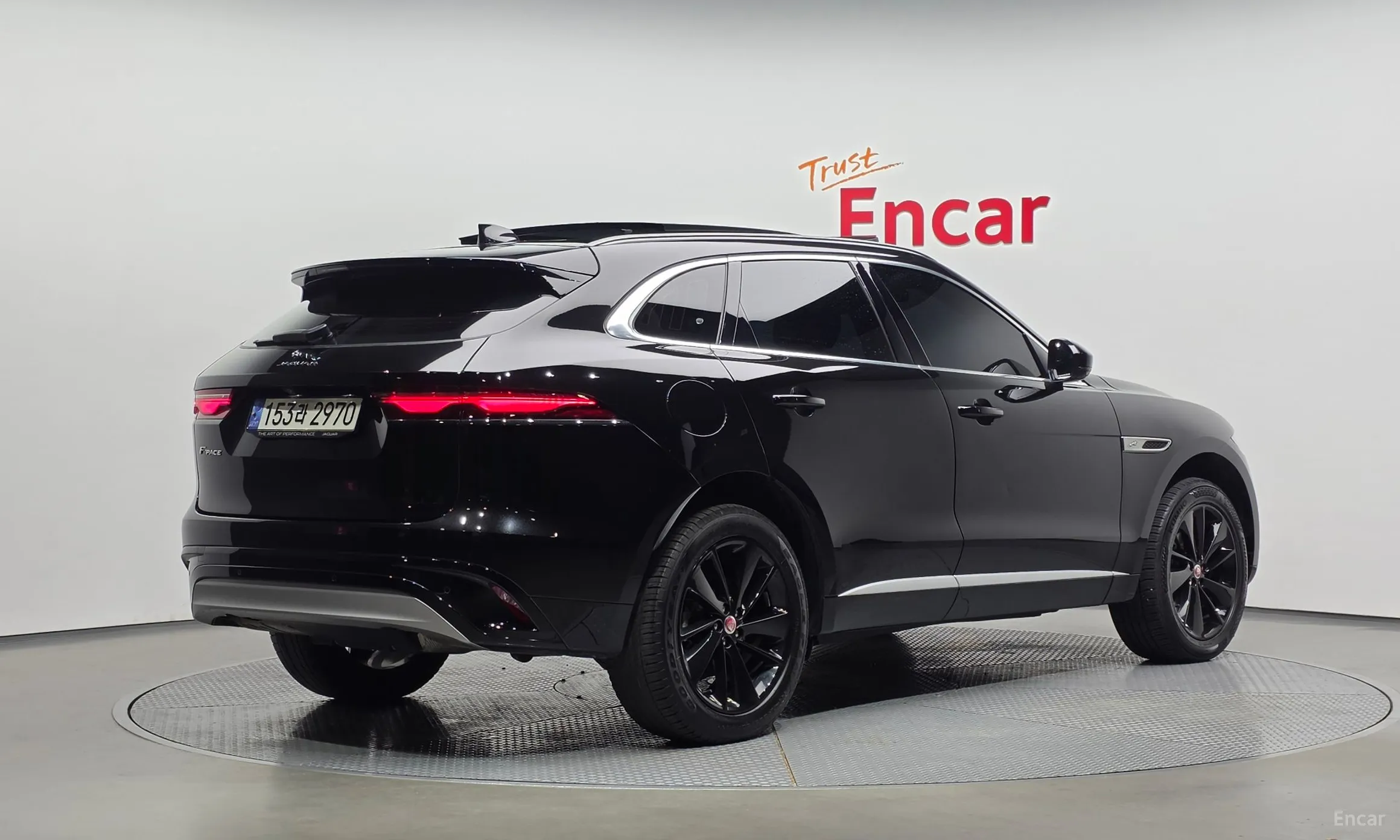 Jaguar F-PACE превью 2