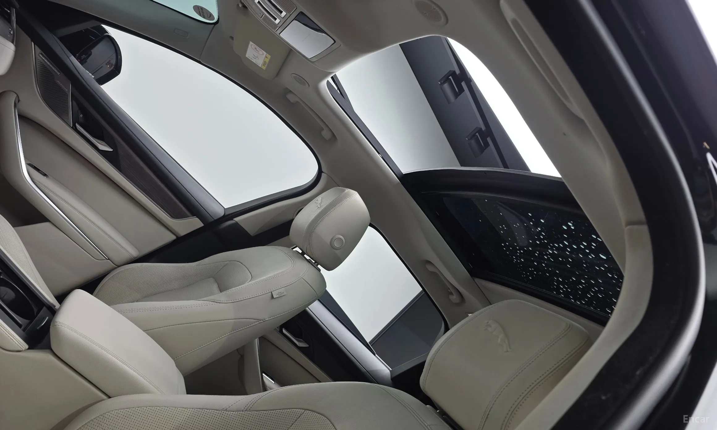 Jaguar F-PACE превью 19
