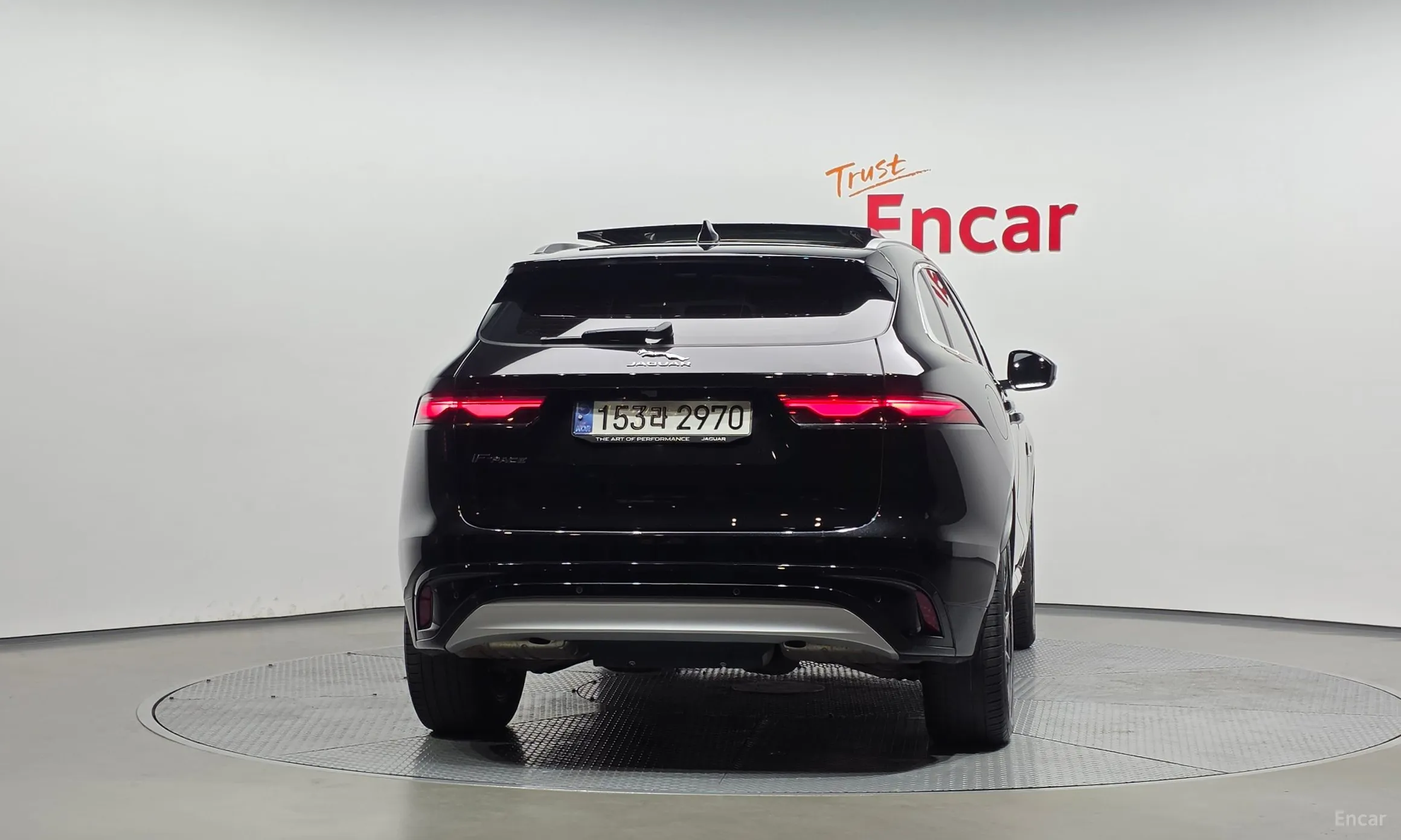 Jaguar F-PACE превью 4