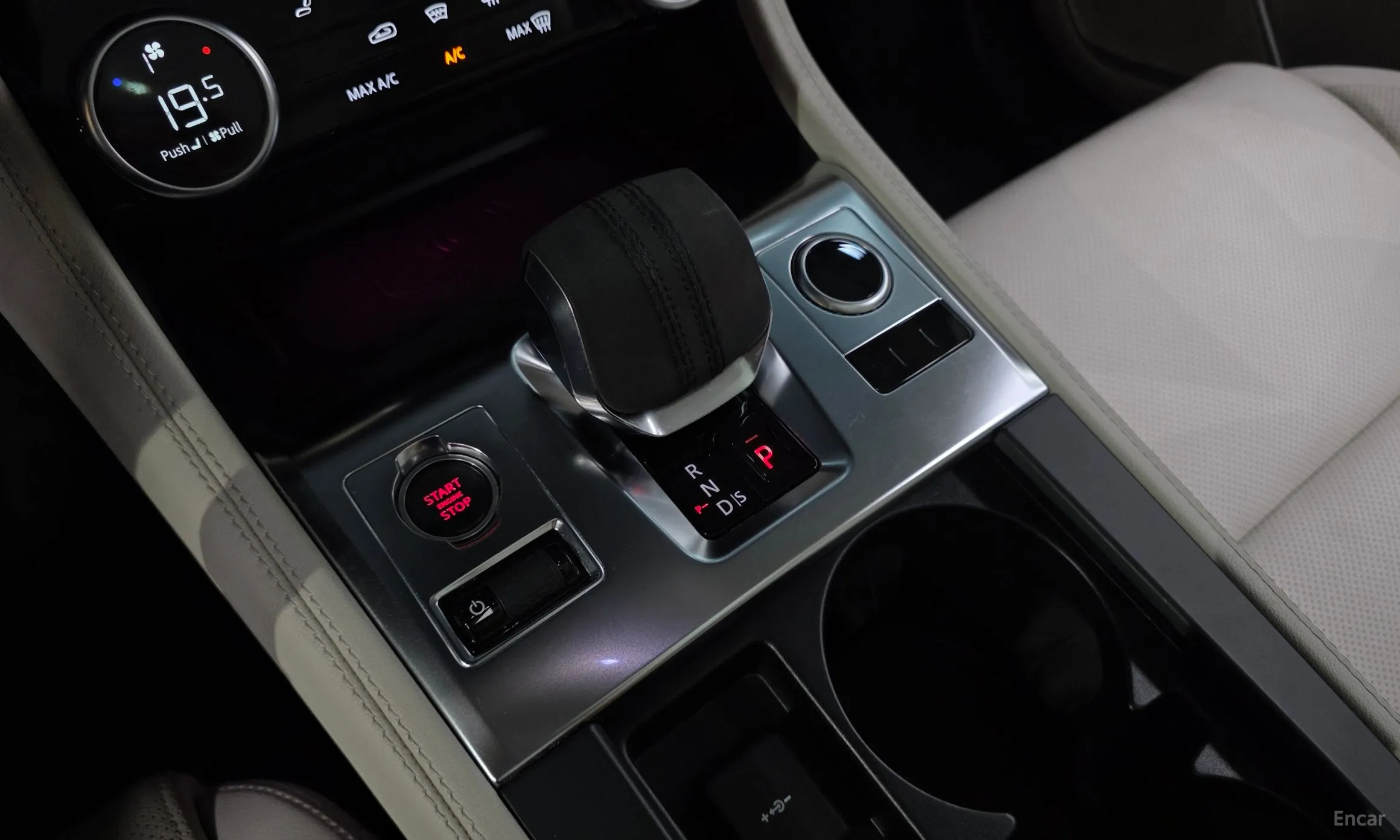Jaguar F-PACE превью 9