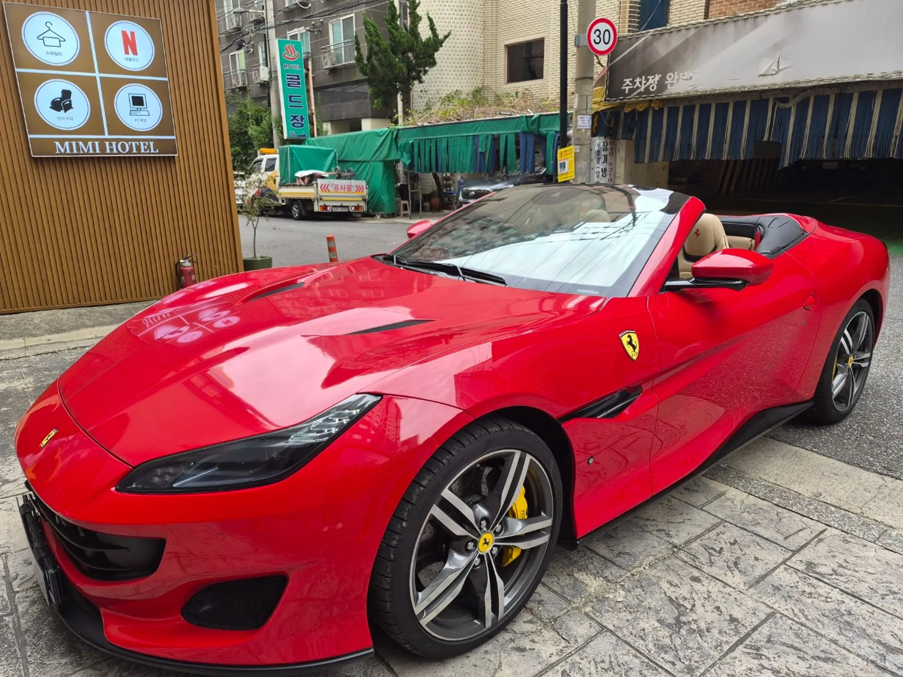 Ferrari Portofino превью 10