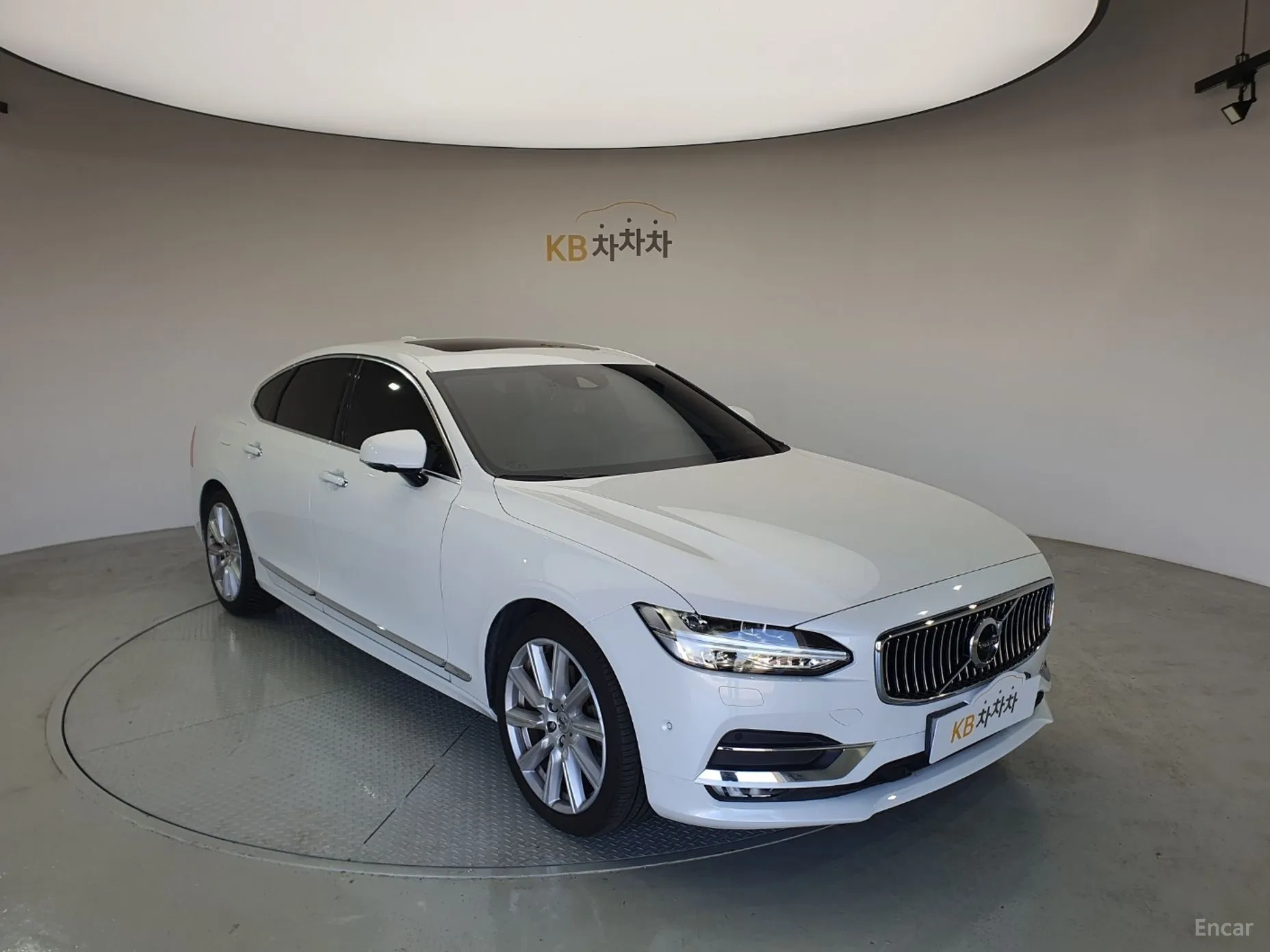 Volvo S90 превью 20