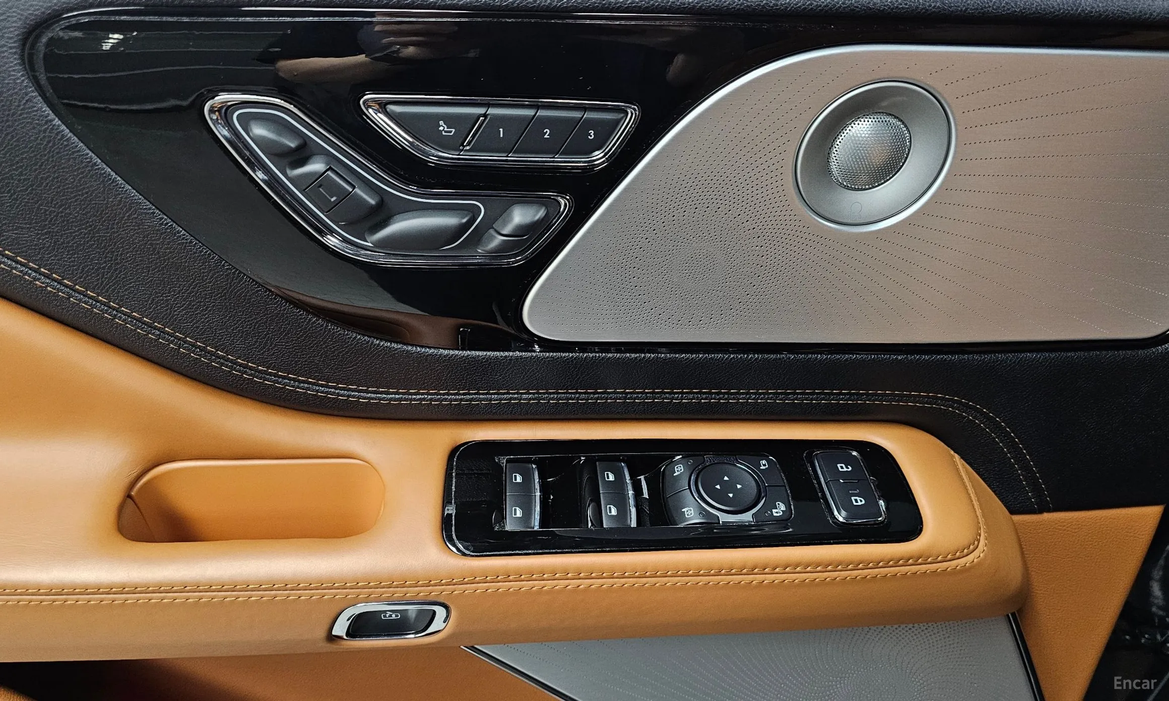 Lincoln Aviator 2nd Generation превью 18