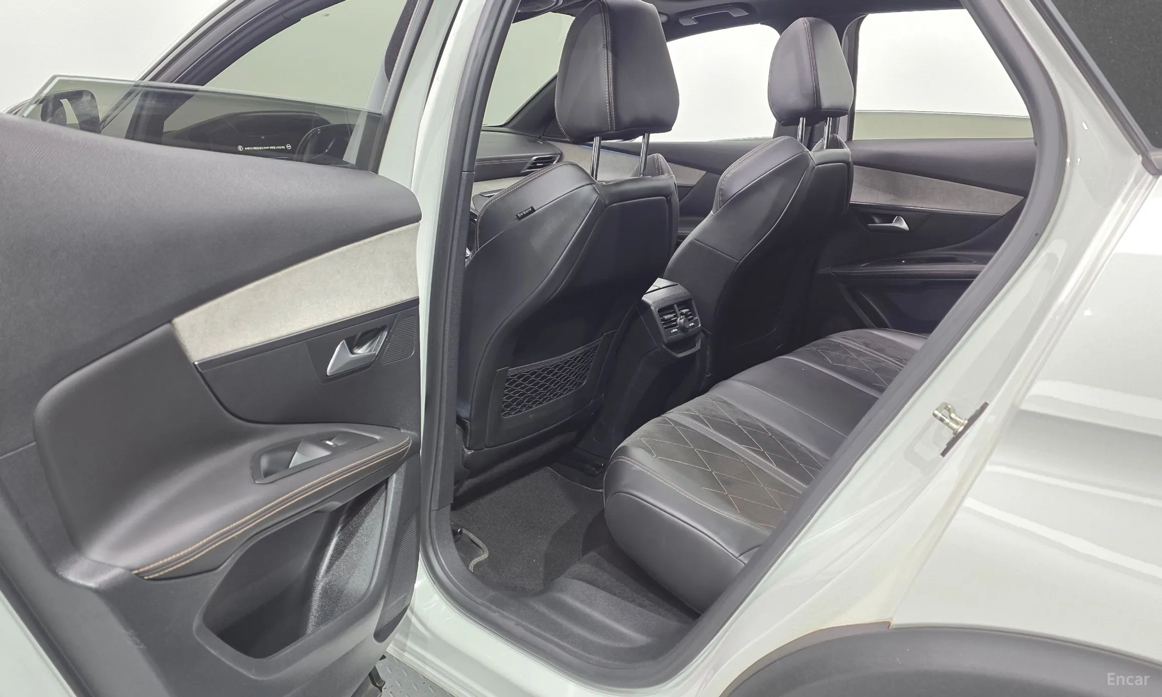 Peugeot 3008 2nd generation превью 12