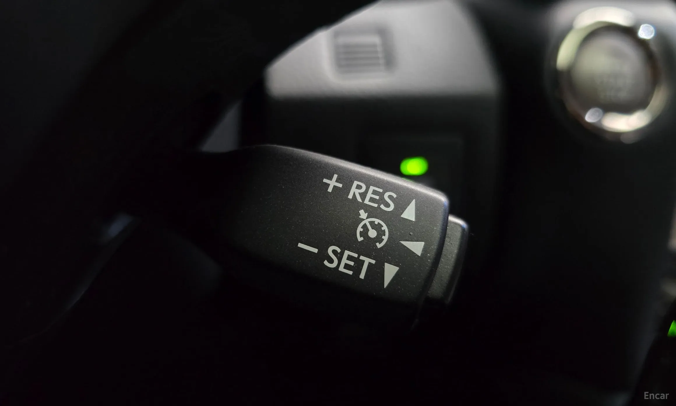 Lexus LS460 превью 12