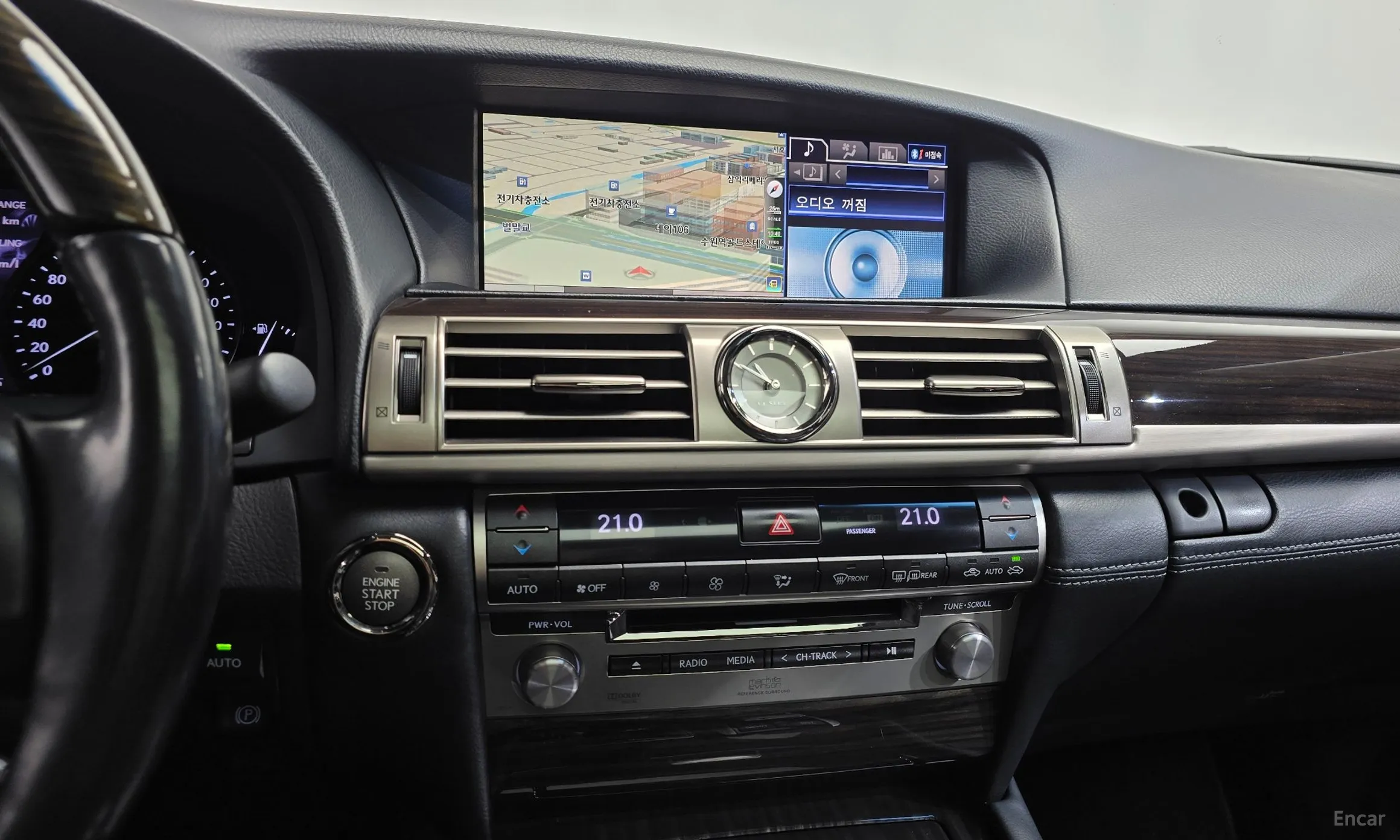 Lexus LS460 превью 13