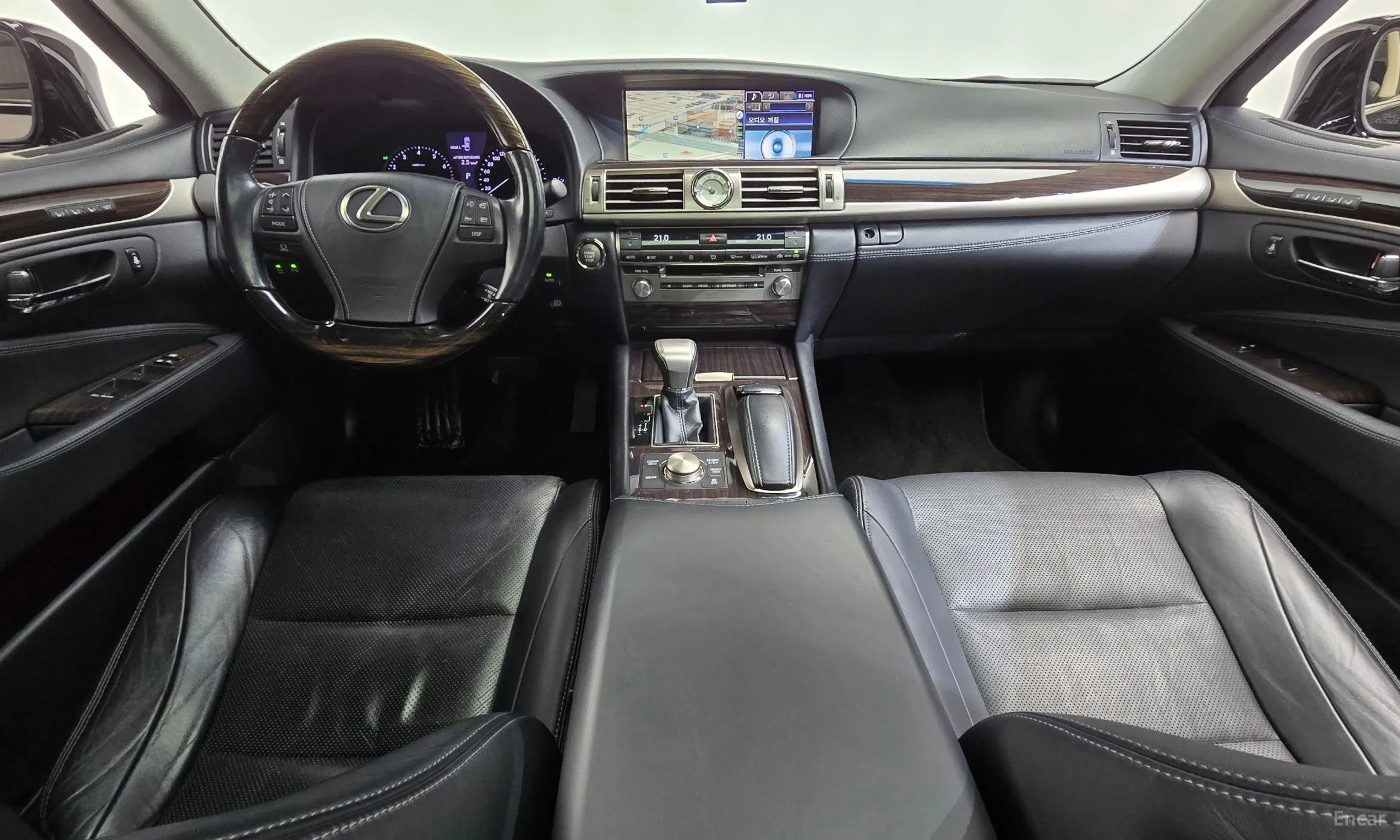Lexus LS460 превью 7