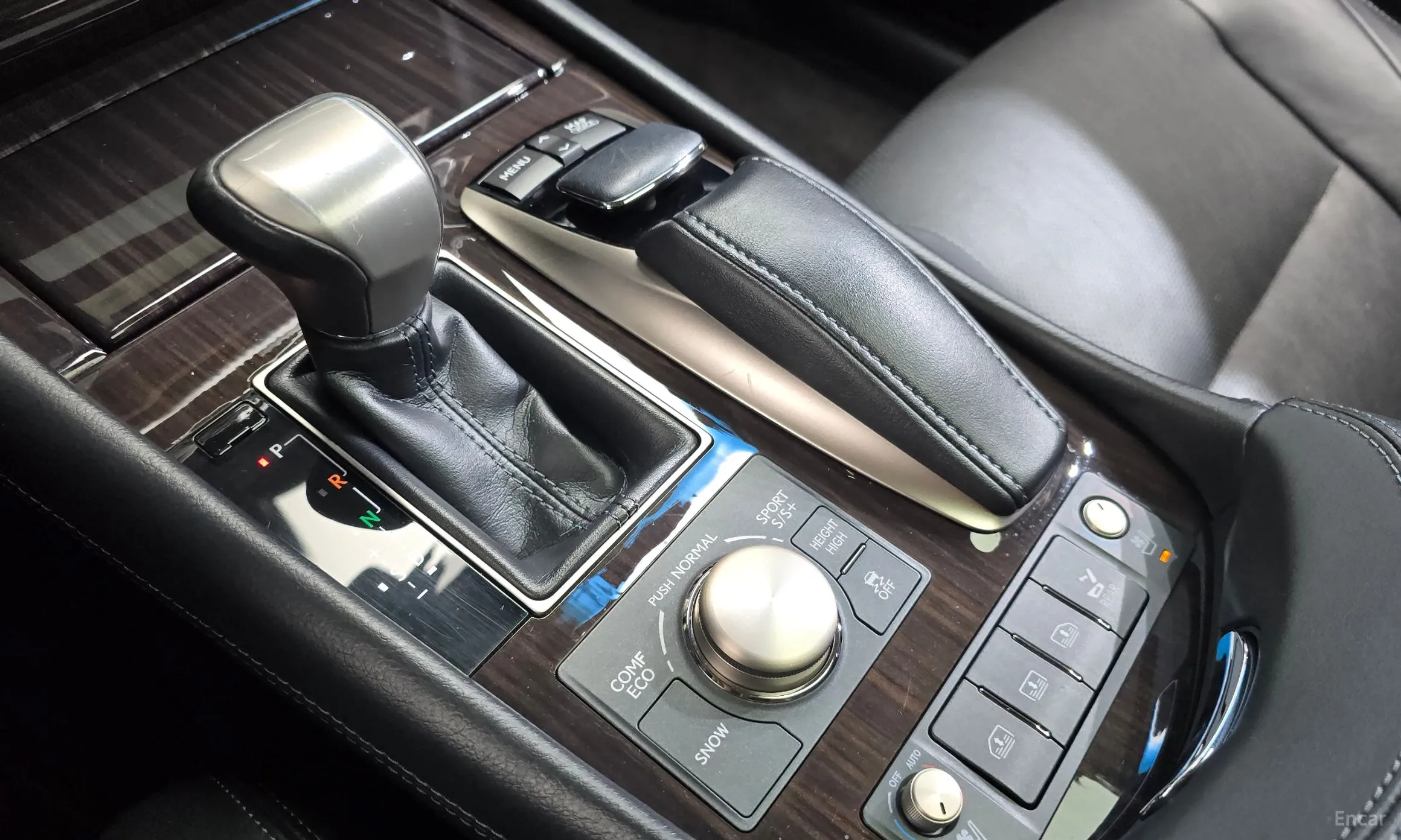 Lexus LS460 превью 9