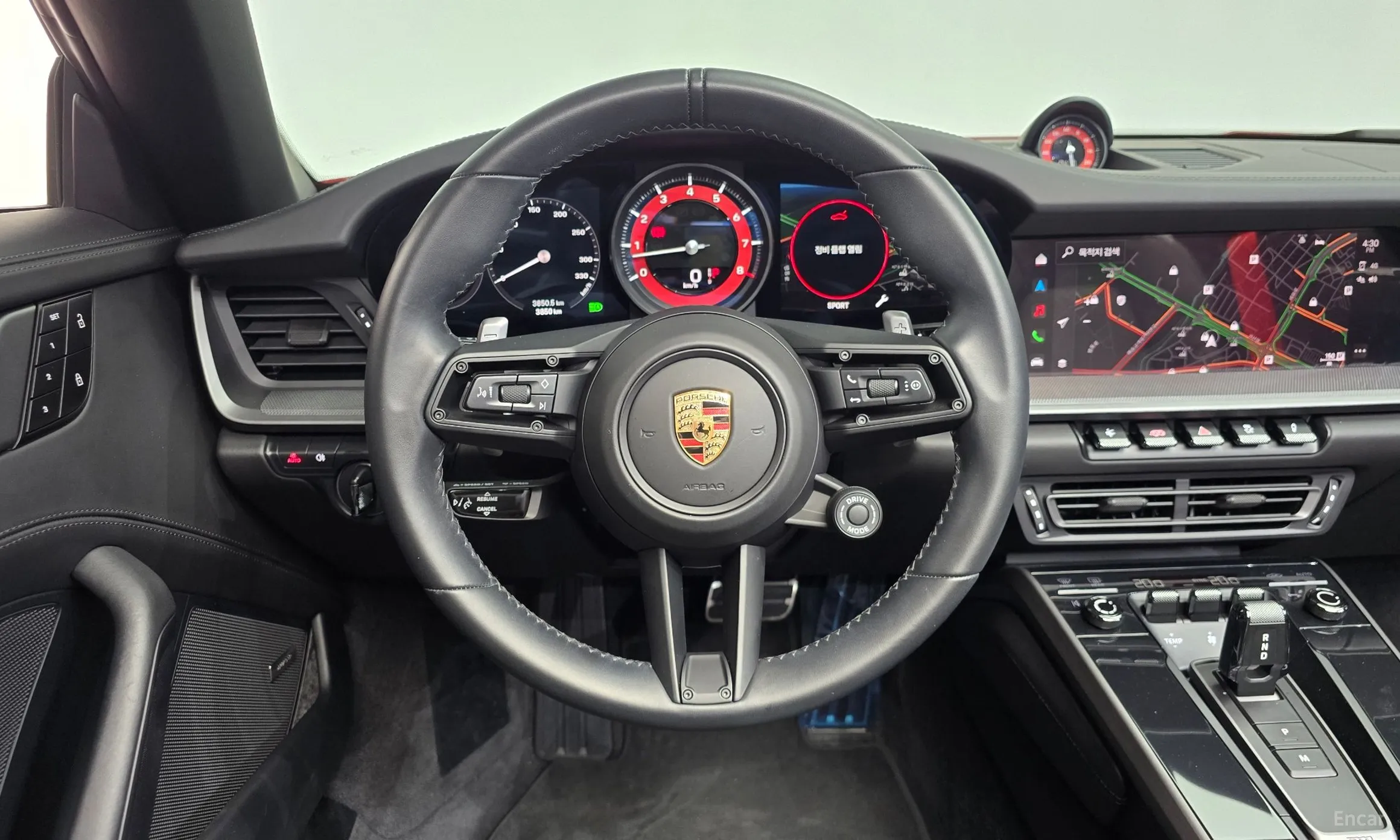 Porsche 911 (992) превью 13