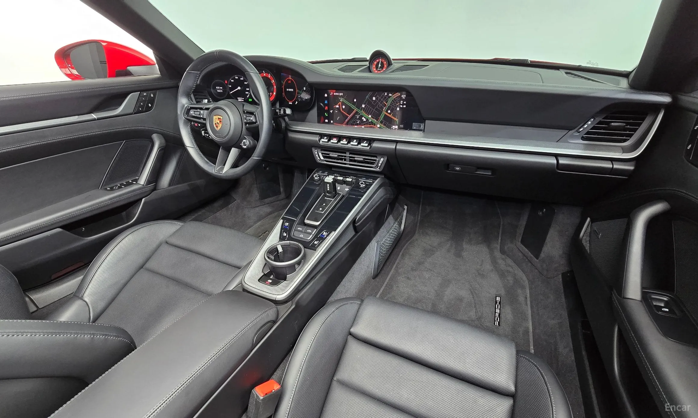 Porsche 911 (992) превью 7