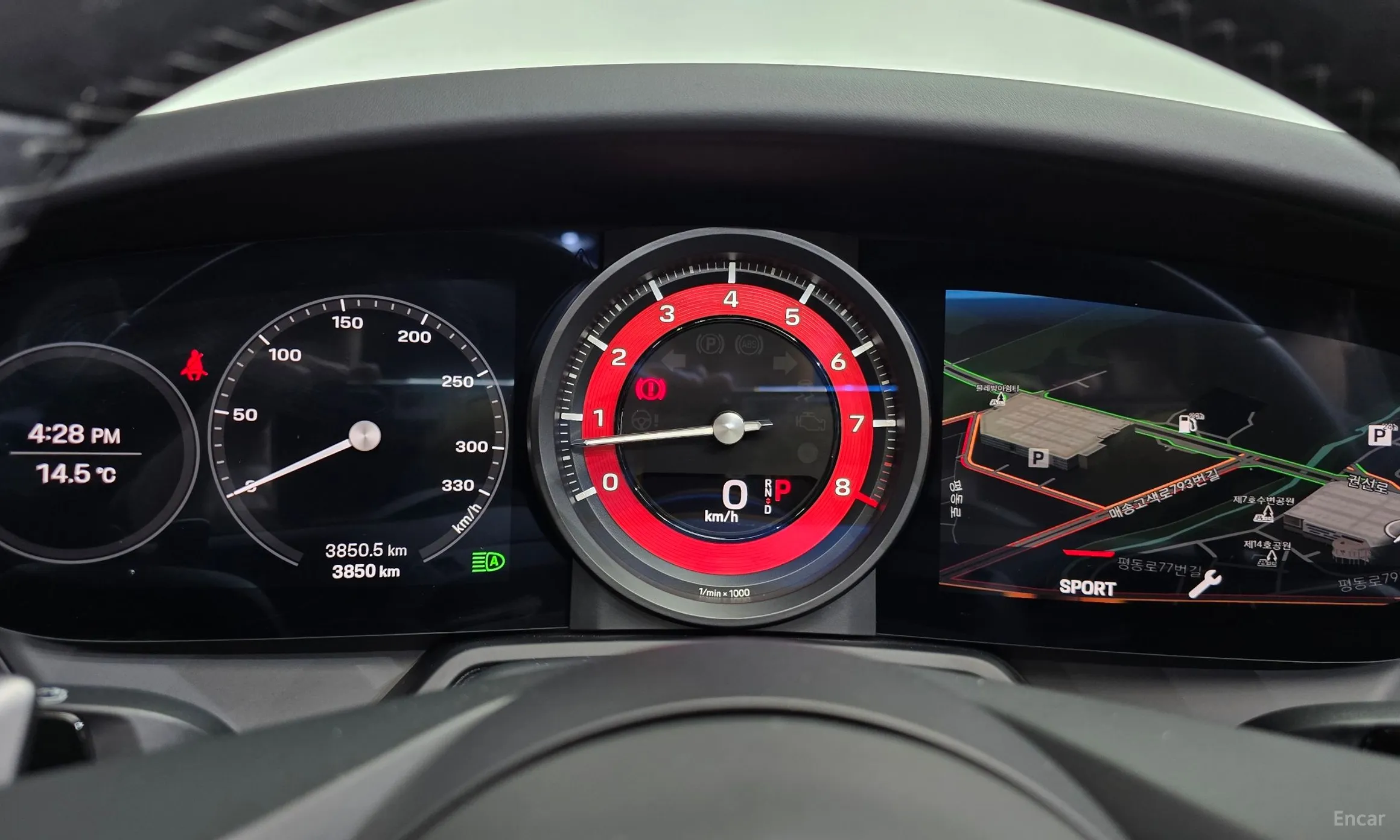 Porsche 911 (992) превью 8