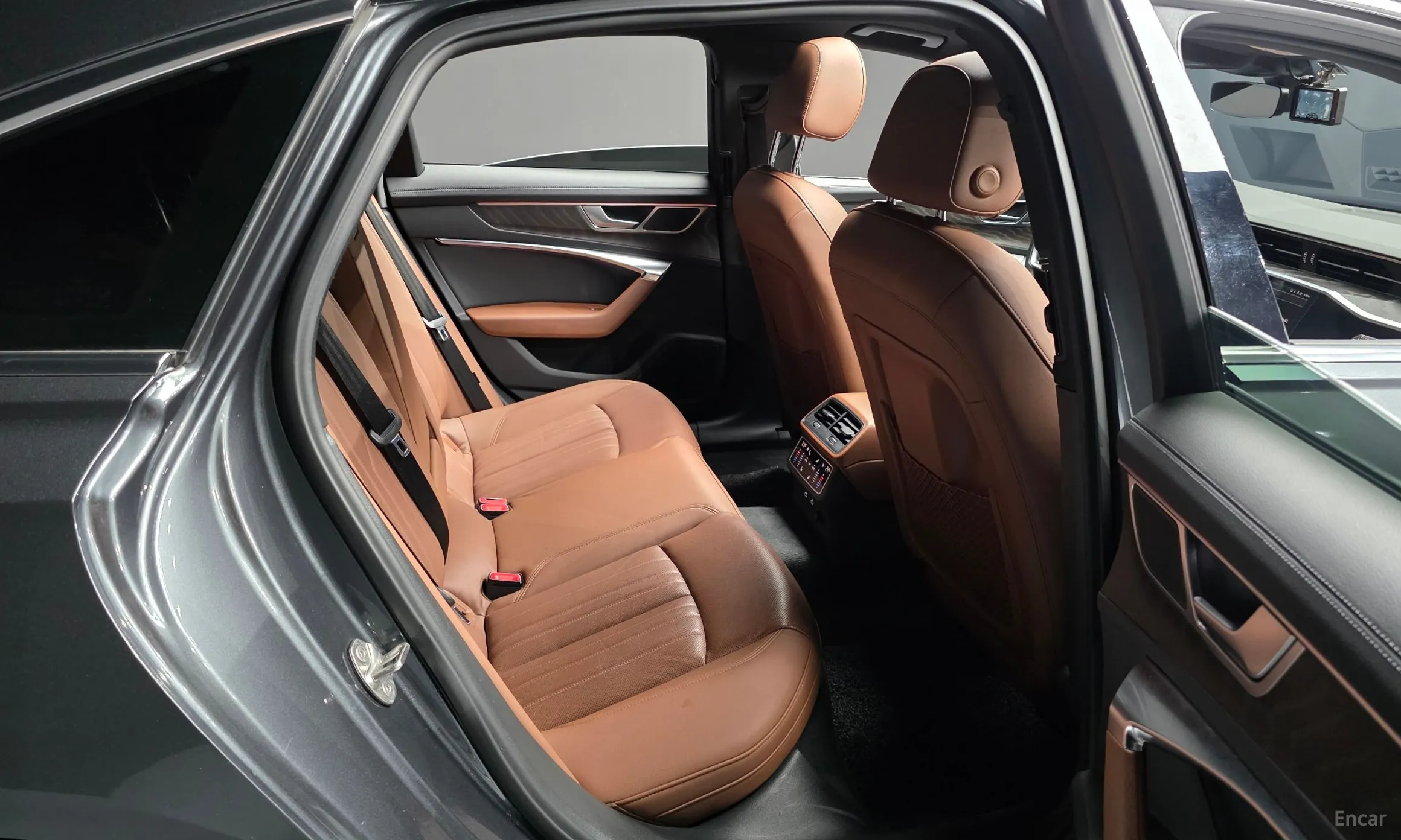 Audi A6 (C8) превью 11