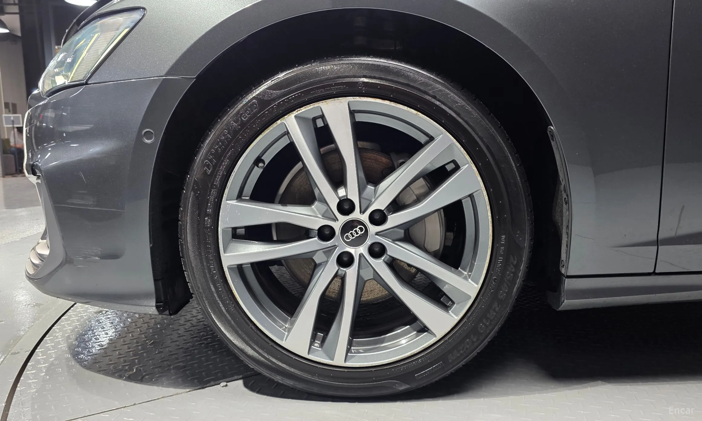 Audi A6 (C8) превью 5