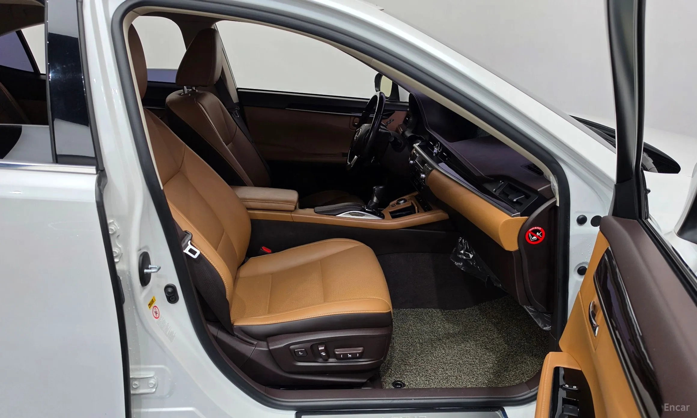 Lexus New ES300h превью 11