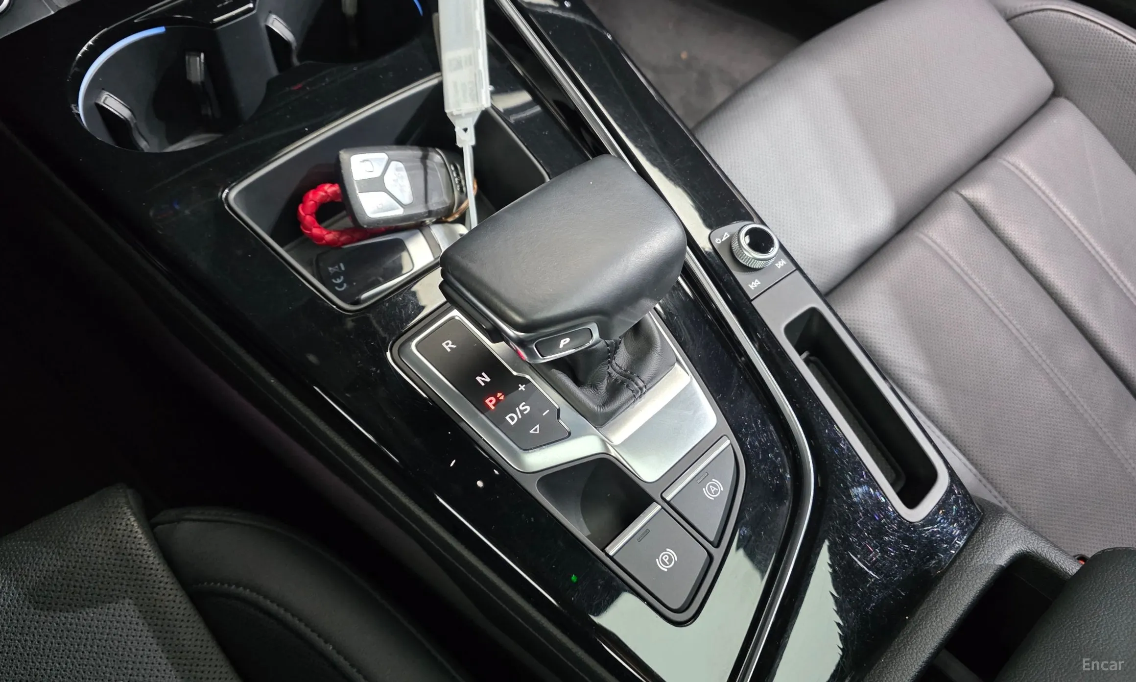 Audi A4 (B9) превью 9
