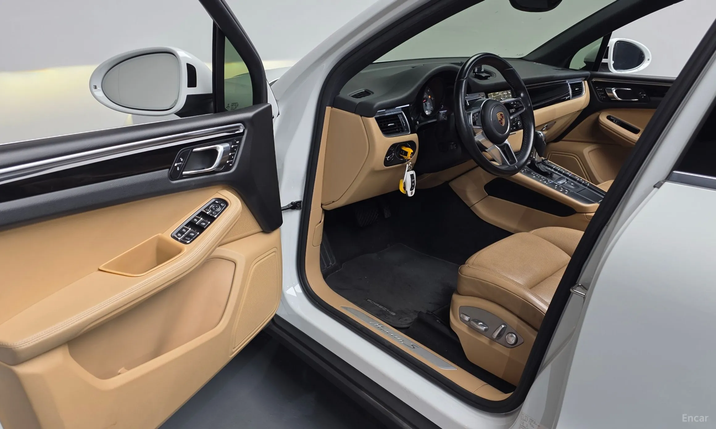 Porsche Macan превью 10