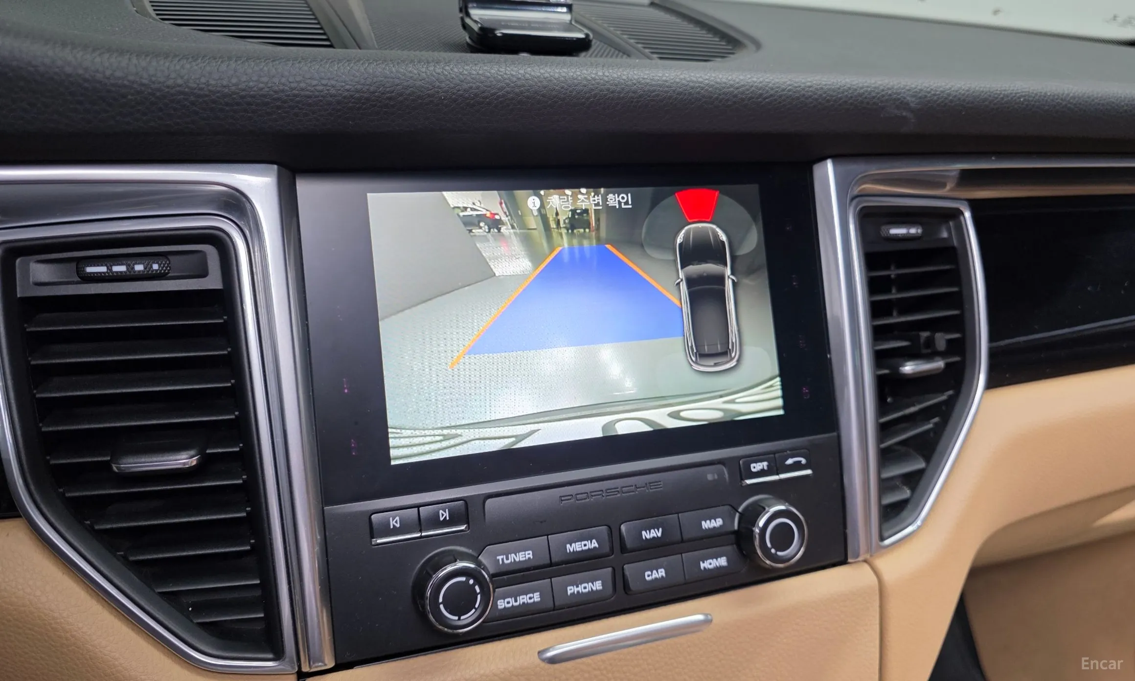 Porsche Macan превью 16