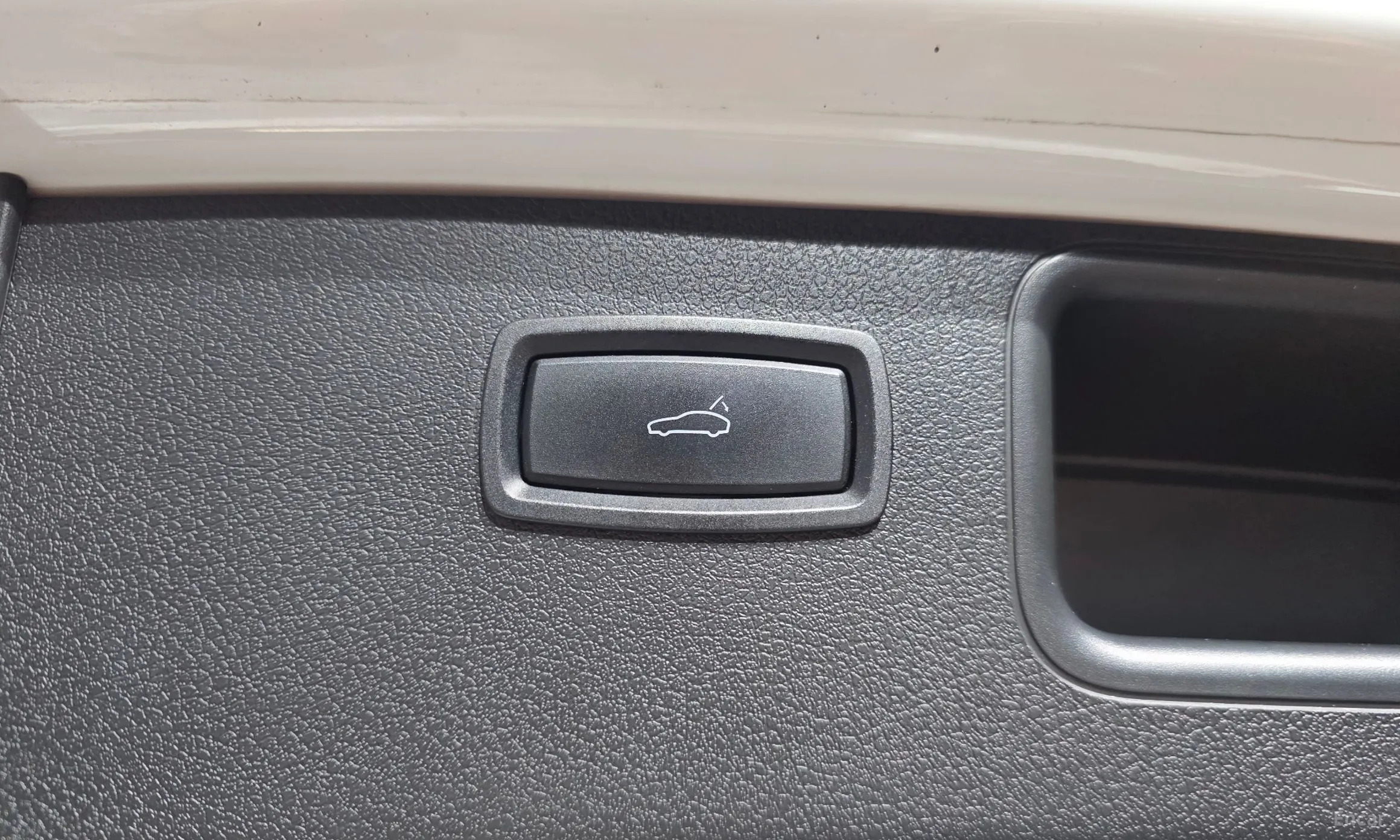 Porsche Macan превью 20
