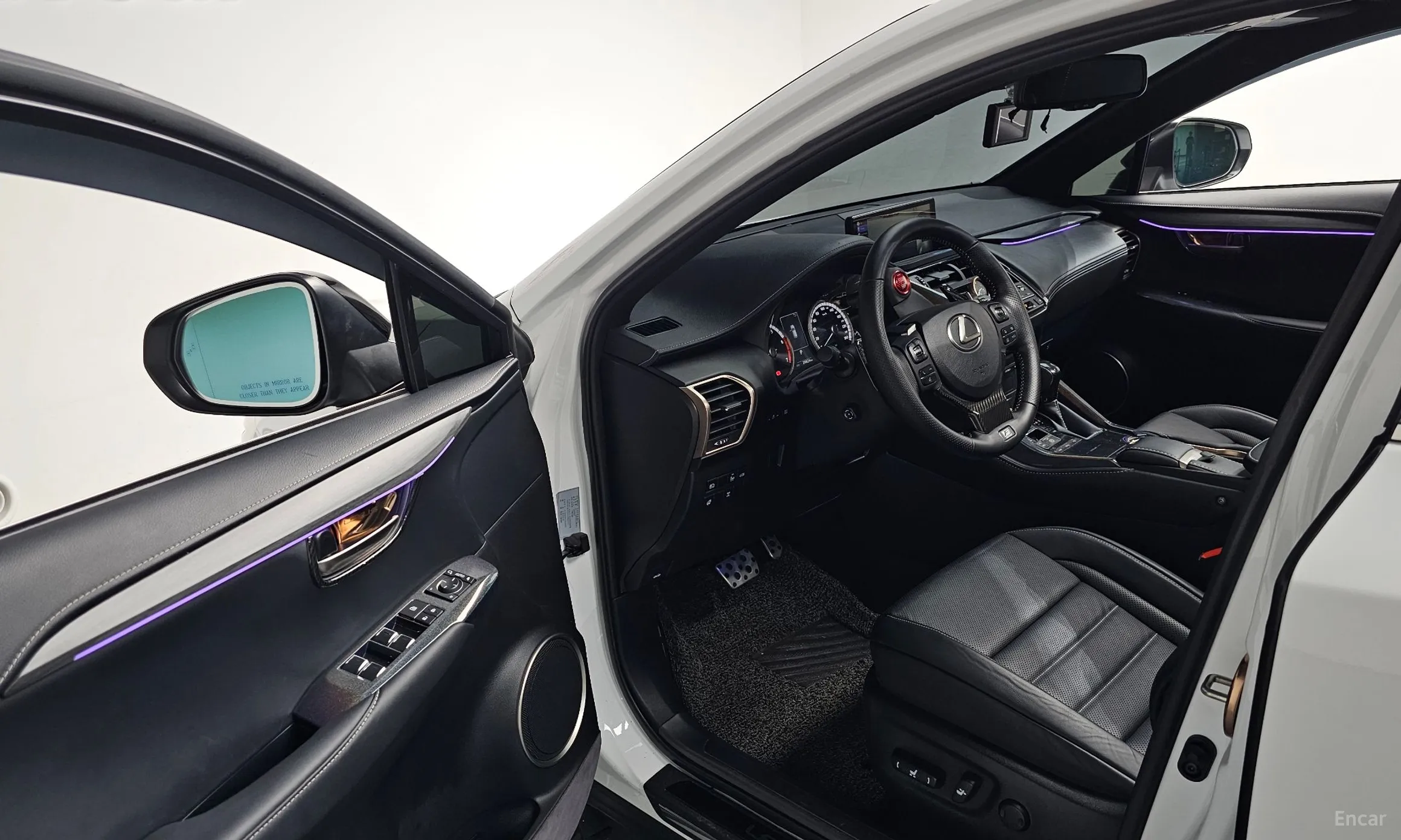 Lexus NX300 превью 10